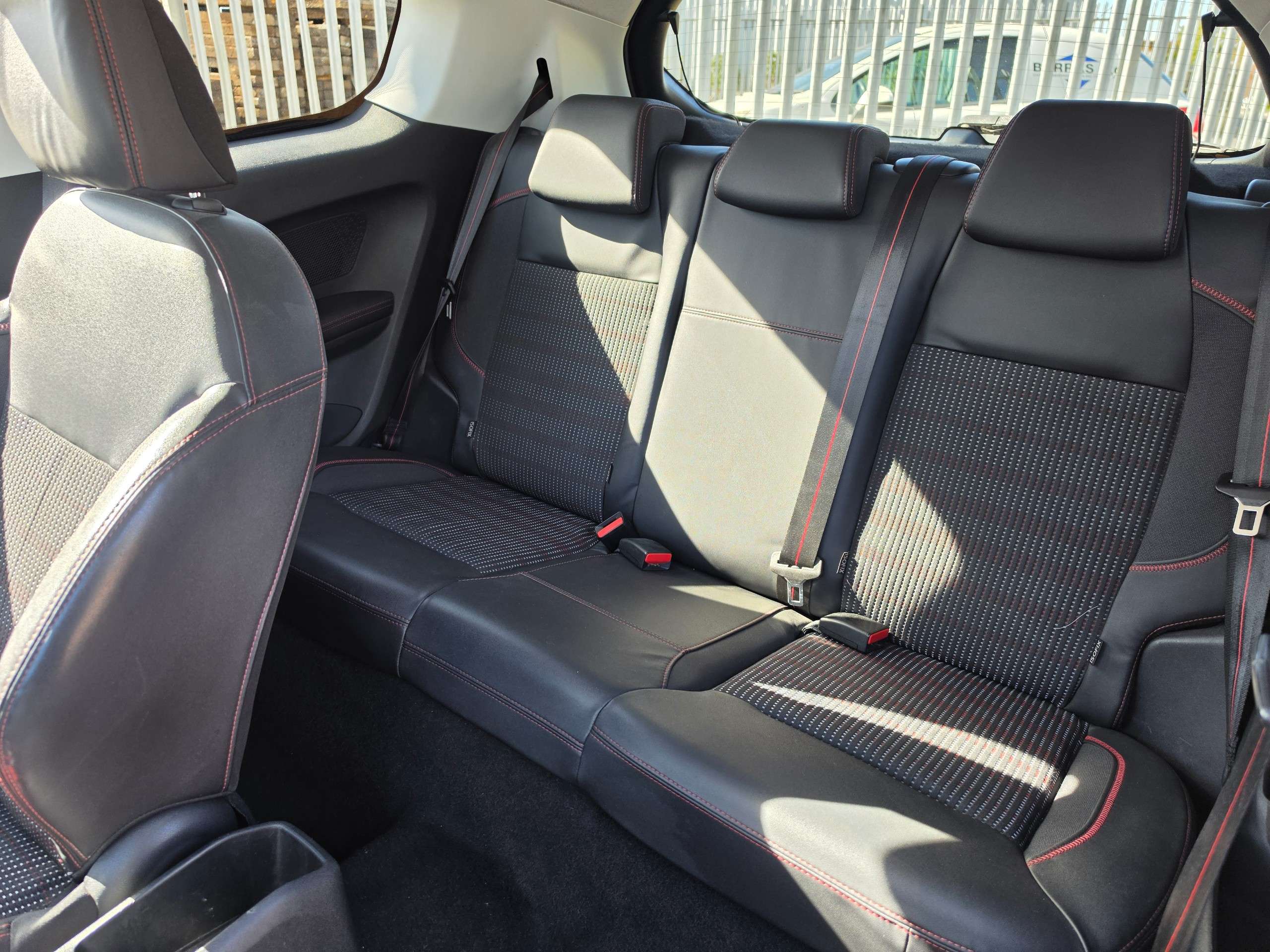 2015 PEUGEOT 208 2015 PEUGEOT 208