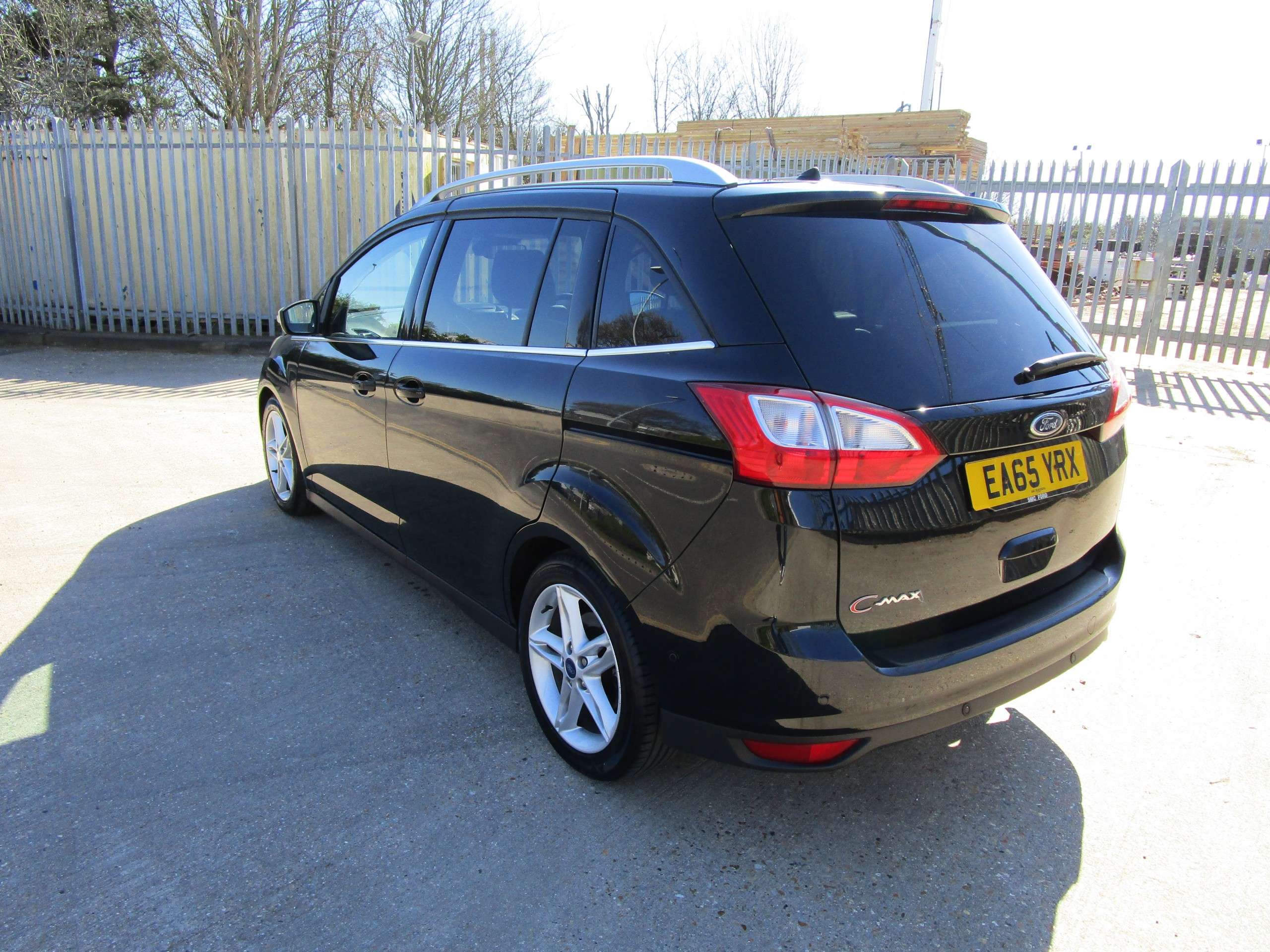 A 2015 FORD GRAND C-MAX 2.0 TDCi Titanium X MPV 5dr Diesel Manual Euro 6 (s/s) (150 ps) A 2015 FORD GRAND C-MAX 2.0 TDCi Titanium X MPV 5dr Diesel Manual Euro 6 (s/s) (150 ps)