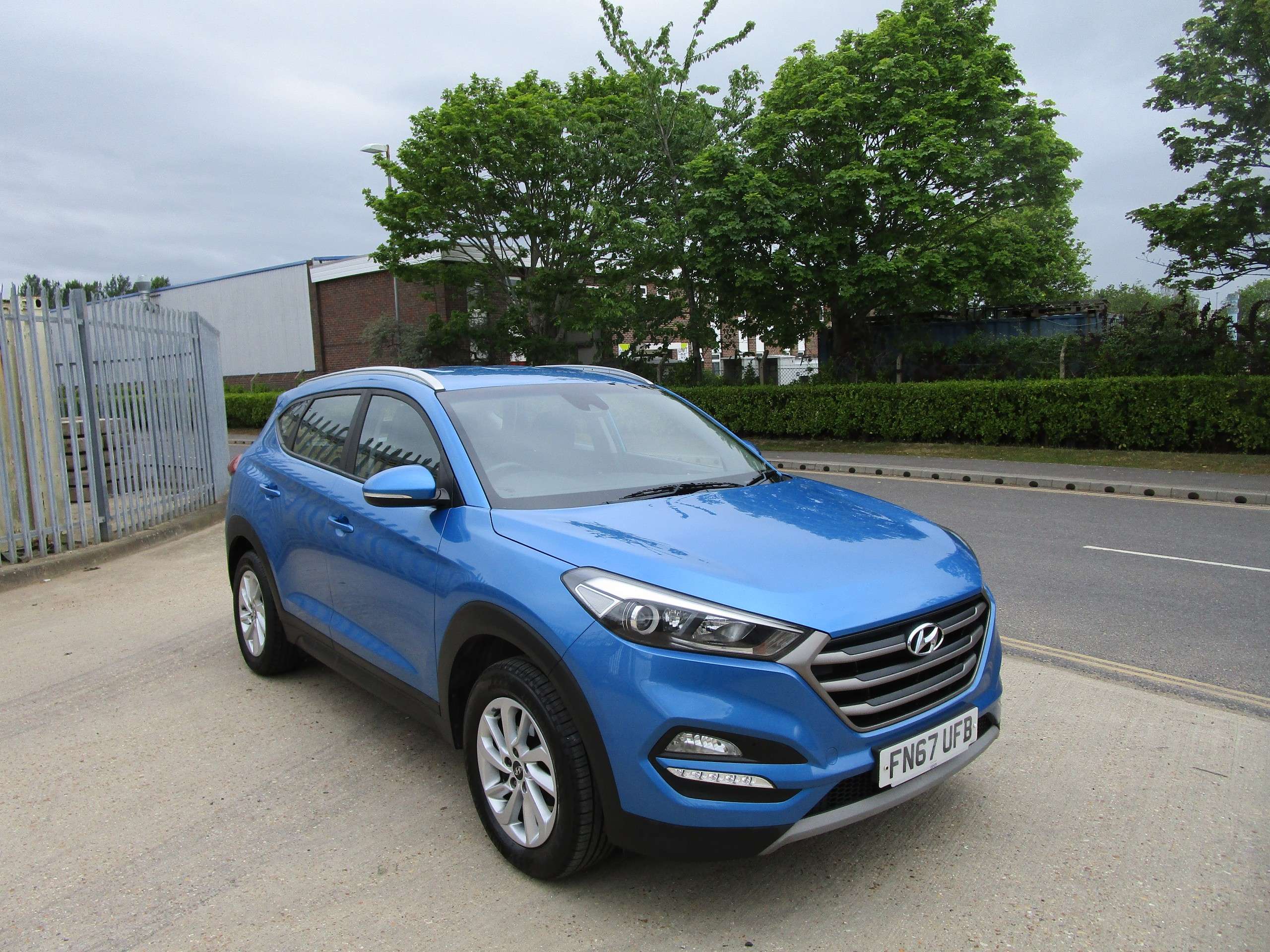 A 2017 HYUNDAI TUCSON 1.7 CRDi Blue Drive SE Nav SUV 5dr Diesel Manual Euro 6 (s/s) (116 ps) A 2017 HYUNDAI TUCSON 1.7 CRDi Blue Drive SE Nav SUV 5dr Diesel Manual Euro 6 (s/s) (116 ps)