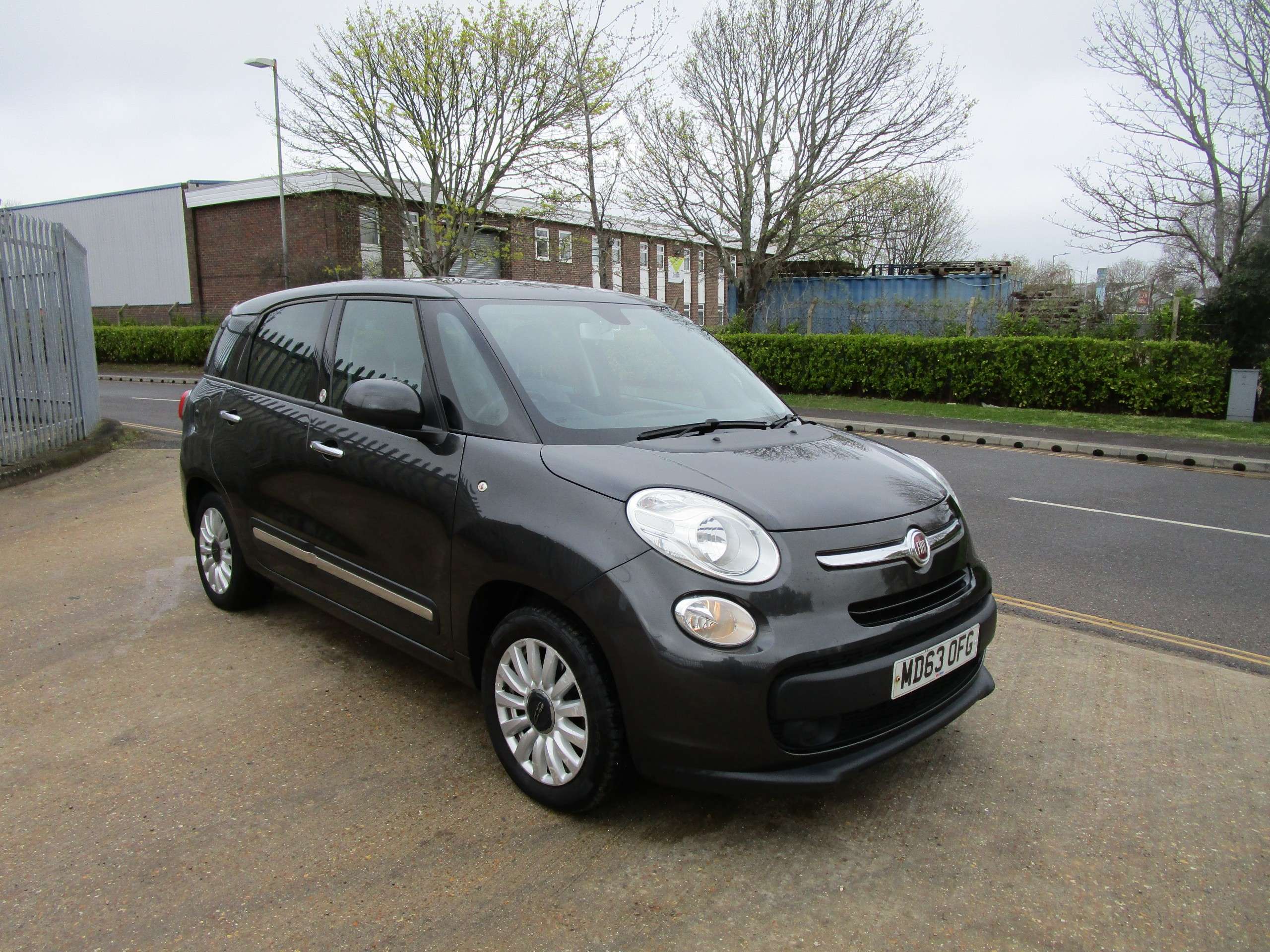 A 2014 FIAT 500L 1.3 MultiJet Pop Star MPW 5dr Diesel Manual Euro 5 (s/s) (85 bhp) A 2014 FIAT 500L 1.3 MultiJet Pop Star MPW 5dr Diesel Manual Euro 5 (s/s) (85 bhp)