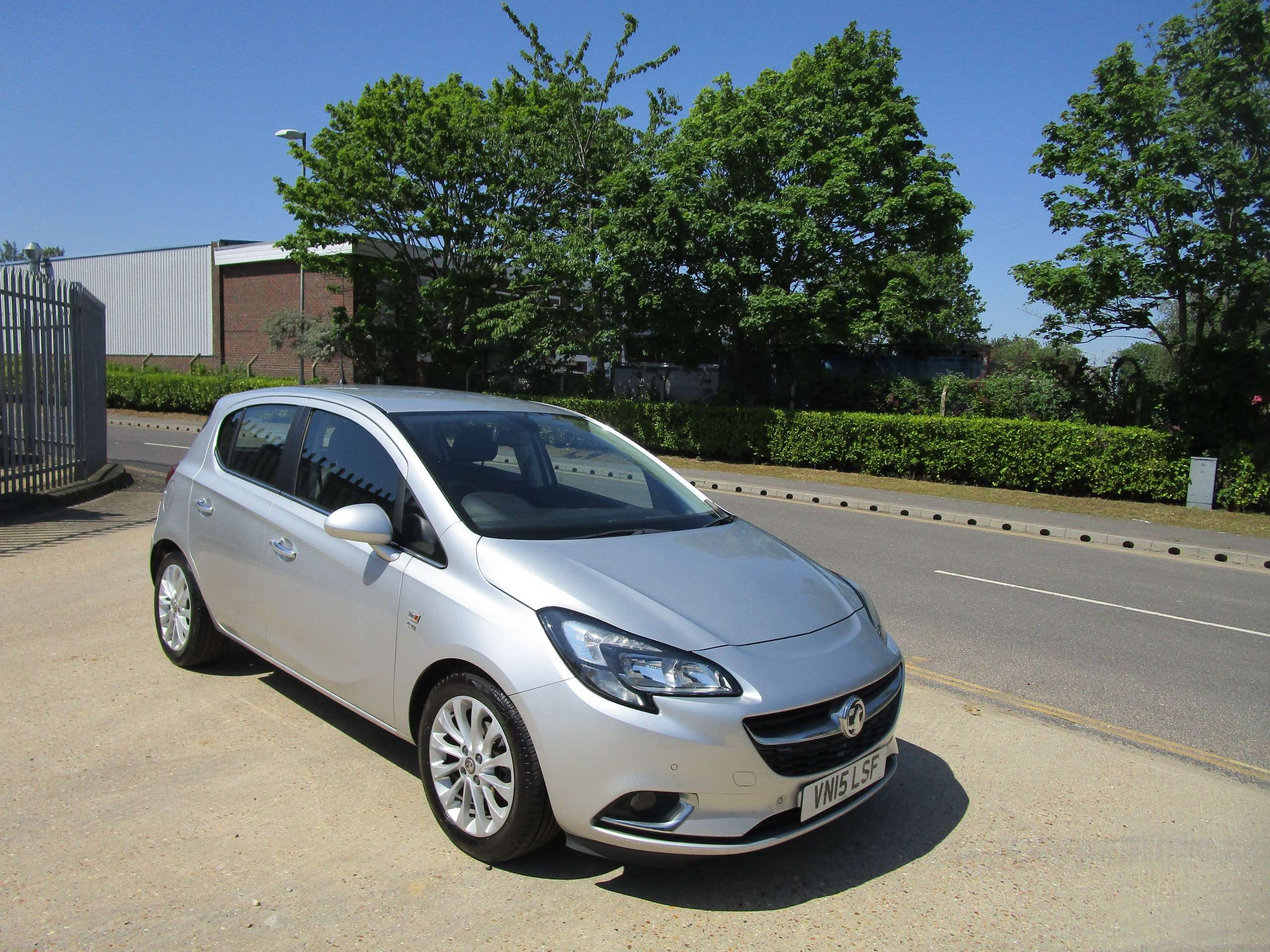 A 2015 VAUXHALL CORSA 1.4i ecoFLEX SE Hatchback 5dr Petrol Manual Euro 6 (90 ps) A 2015 VAUXHALL CORSA 1.4i ecoFLEX SE Hatchback 5dr Petrol Manual Euro 6 (90 ps)