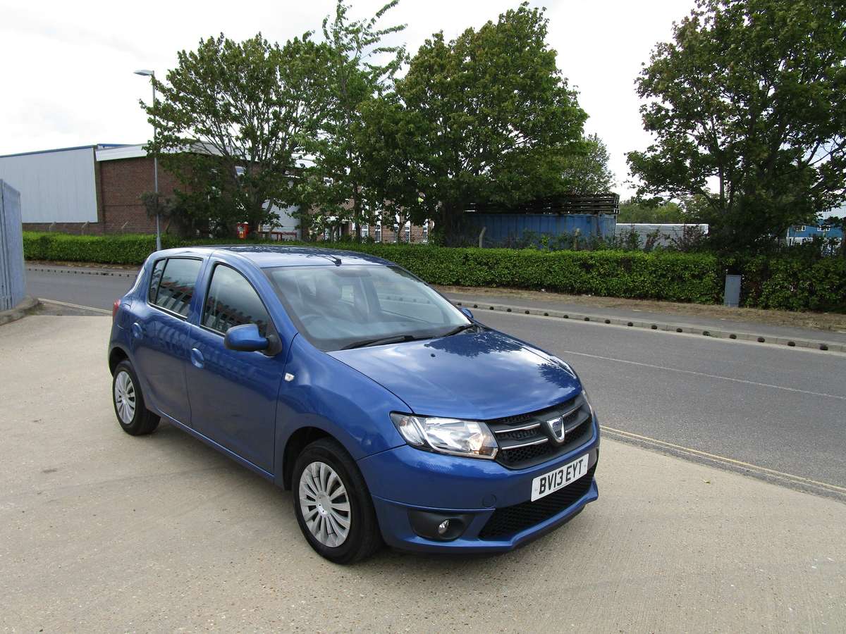 Check out this Dacia Sandero 2013 Diesel Manual