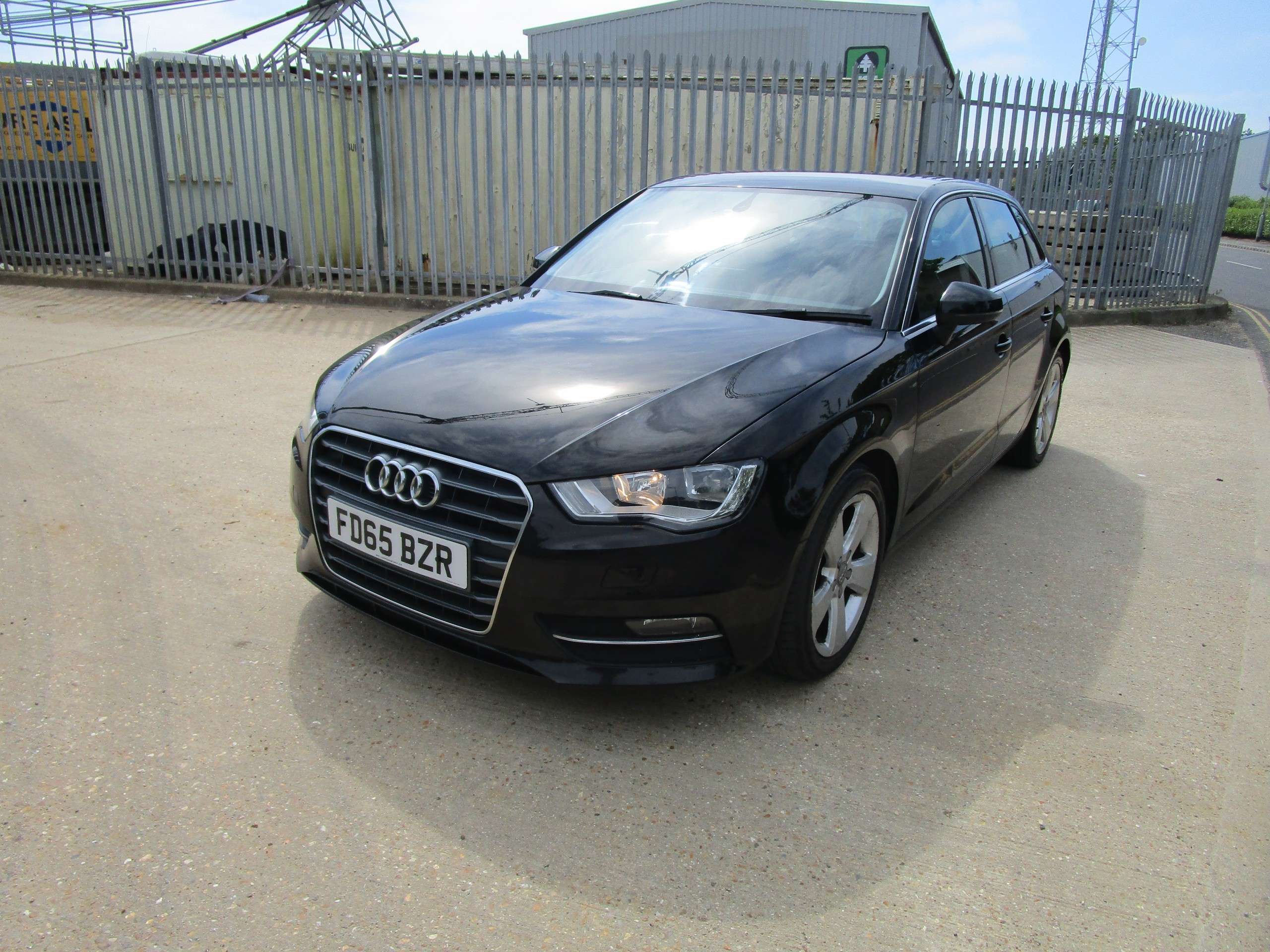 A 2015 AUDI A3 2.0 TDI Sport Sportback 5dr Diesel Manual Euro 6 (s/s) (Nav) (150 ps) A 2015 AUDI A3 2.0 TDI Sport Sportback 5dr Diesel Manual Euro 6 (s/s) (Nav) (150 ps)