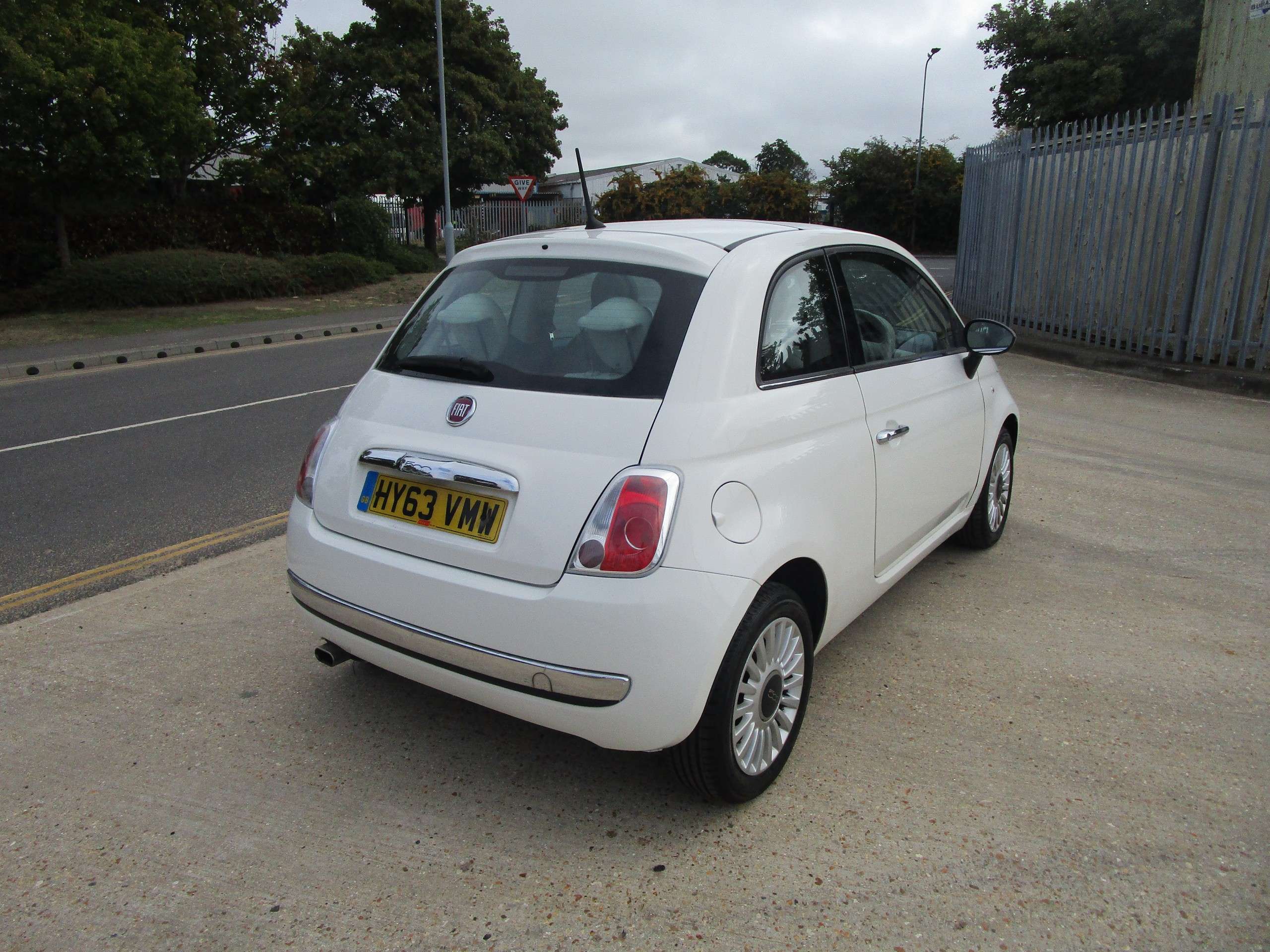 A 2013 FIAT 500 1.2 Lounge Hatchback 3dr Petrol Manual Euro 6 (s/s) (69 bhp) A 2013 FIAT 500 1.2 Lounge Hatchback 3dr Petrol Manual Euro 6 (s/s) (69 bhp)