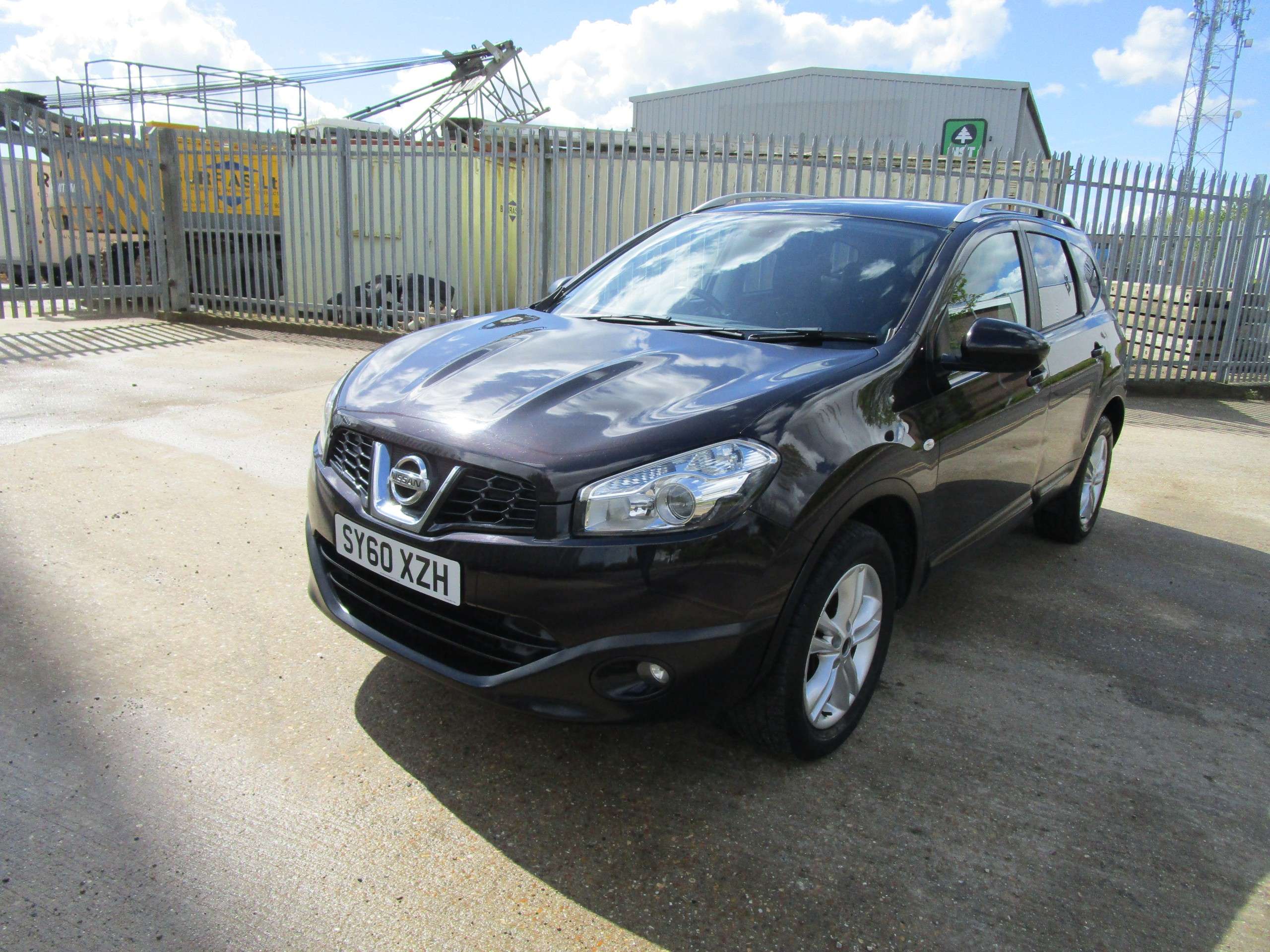 A 2011 NISSAN QASHQAI+2 1.5 dCi Acenta SUV 5dr Diesel Manual 2WD Euro 5 (110 ps) A 2011 NISSAN QASHQAI+2 1.5 dCi Acenta SUV 5dr Diesel Manual 2WD Euro 5 (110 ps)