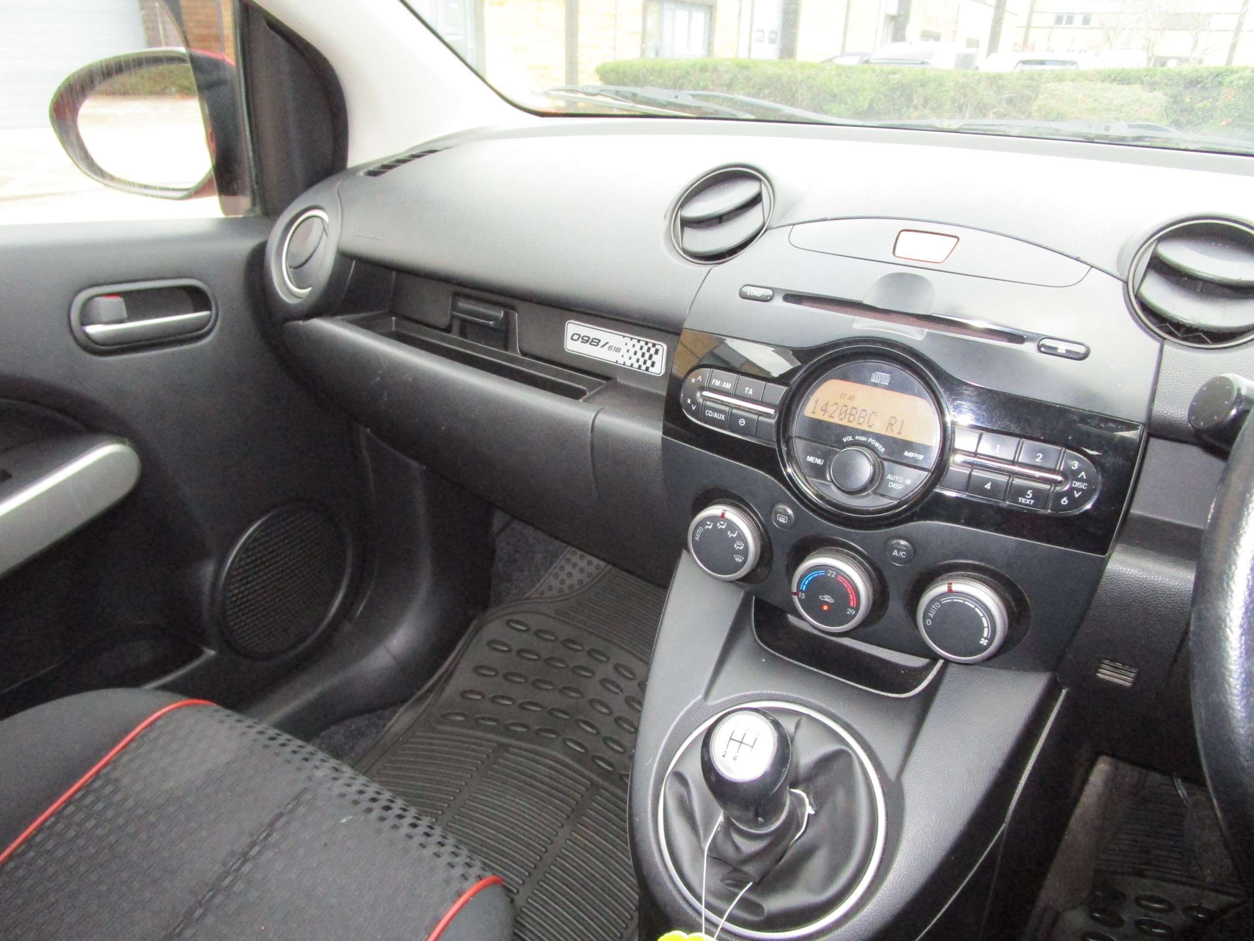 2011 MAZDA MAZDA2 2011 MAZDA MAZDA2
