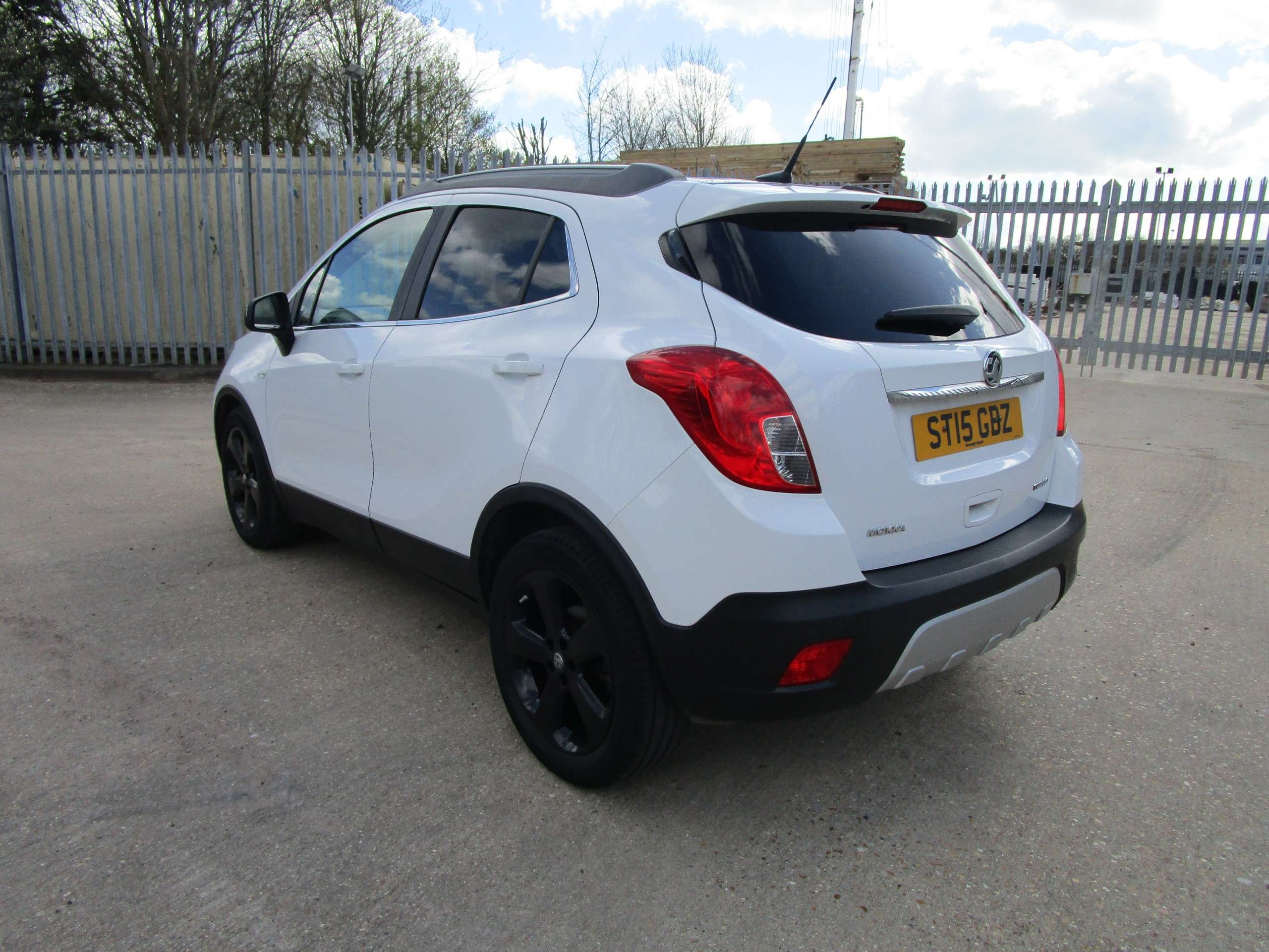 A 2015 VAUXHALL MOKKA 1.4i Turbo Limited Edition SUV 5dr Petrol Manual 2WD Euro 6 (s/s) (140 ps) A 2015 VAUXHALL MOKKA 1.4i Turbo Limited Edition SUV 5dr Petrol Manual 2WD Euro 6 (s/s) (140 ps)