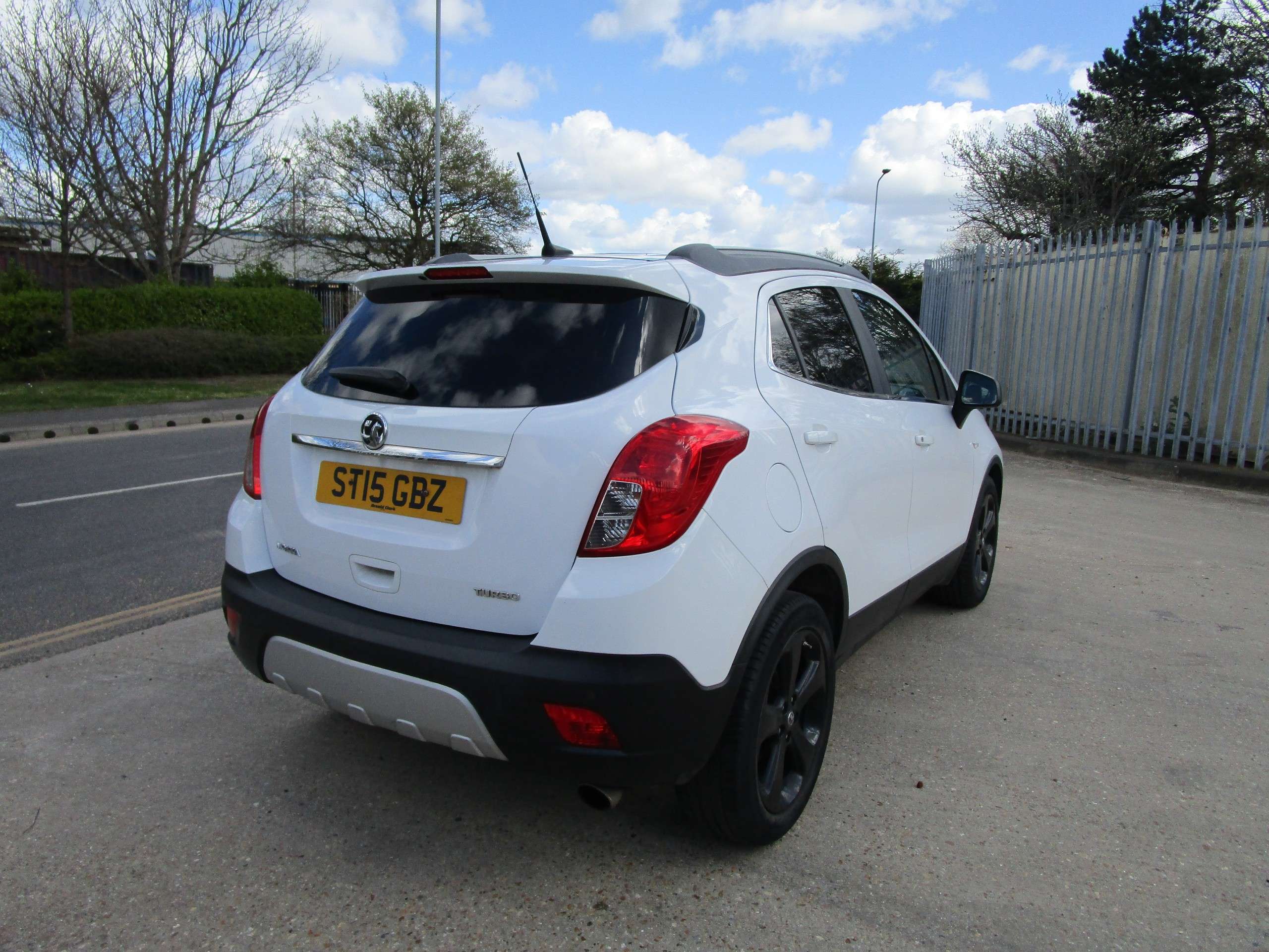 A 2015 VAUXHALL MOKKA 1.4i Turbo Limited Edition SUV 5dr Petrol Manual 2WD Euro 6 (s/s) (140 ps) A 2015 VAUXHALL MOKKA 1.4i Turbo Limited Edition SUV 5dr Petrol Manual 2WD Euro 6 (s/s) (140 ps)