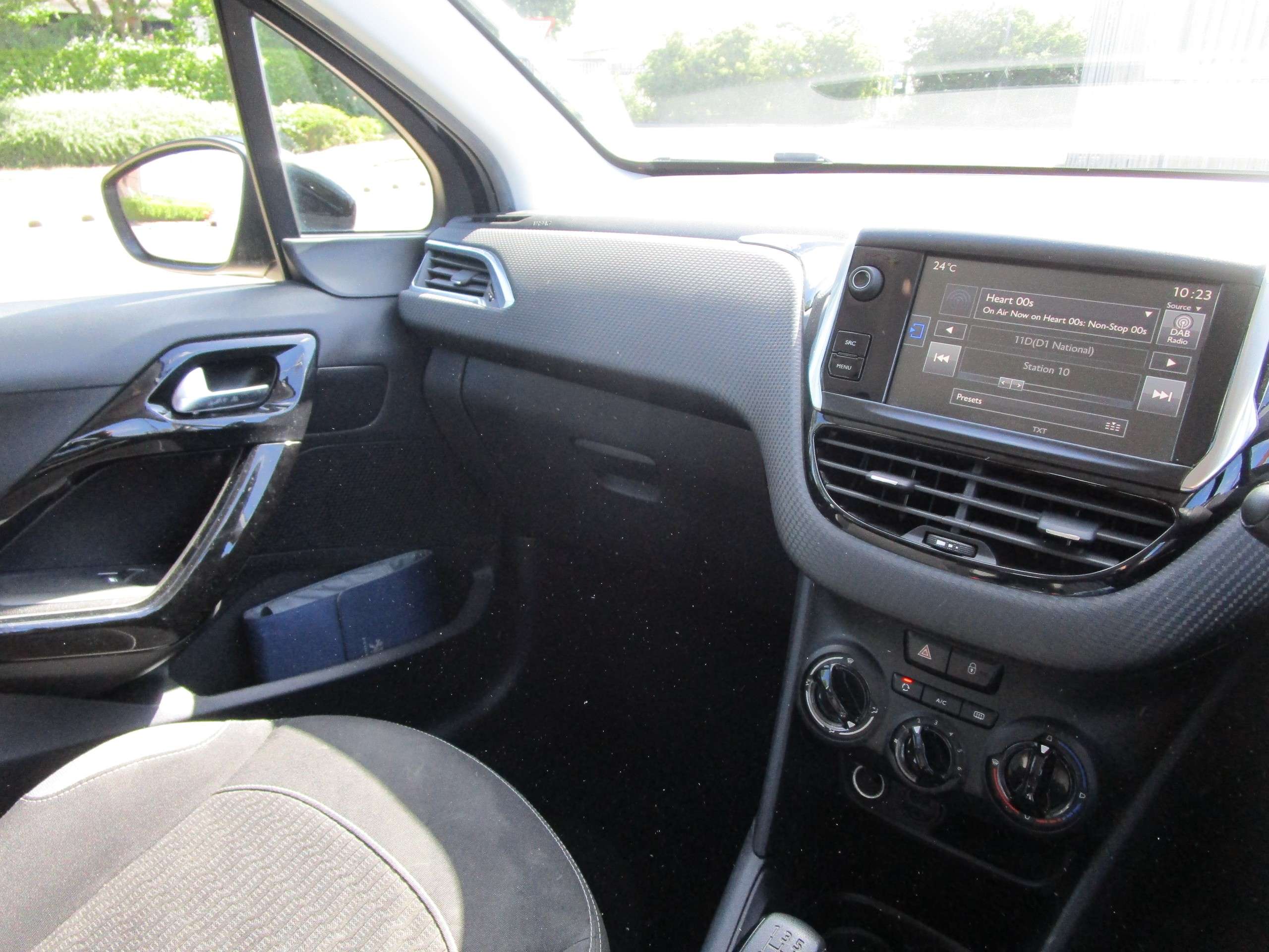 2015 PEUGEOT 208 2015 PEUGEOT 208