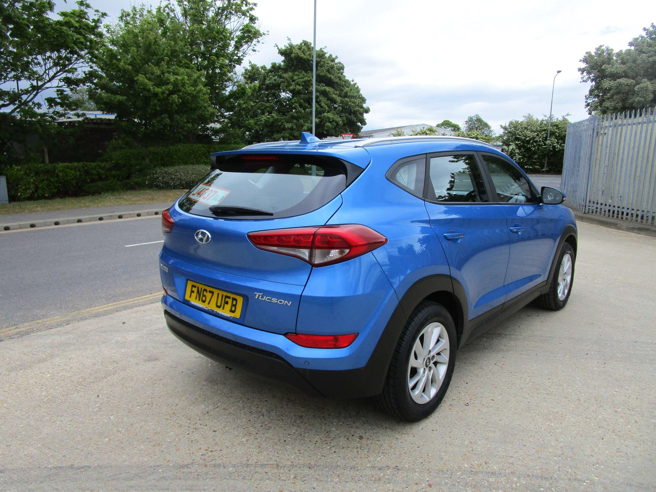 A 2017 HYUNDAI TUCSON 1.7 CRDi Blue Drive SE Nav SUV 5dr Diesel Manual Euro 6 (s/s) (116 ps) A 2017 HYUNDAI TUCSON 1.7 CRDi Blue Drive SE Nav SUV 5dr Diesel Manual Euro 6 (s/s) (116 ps)