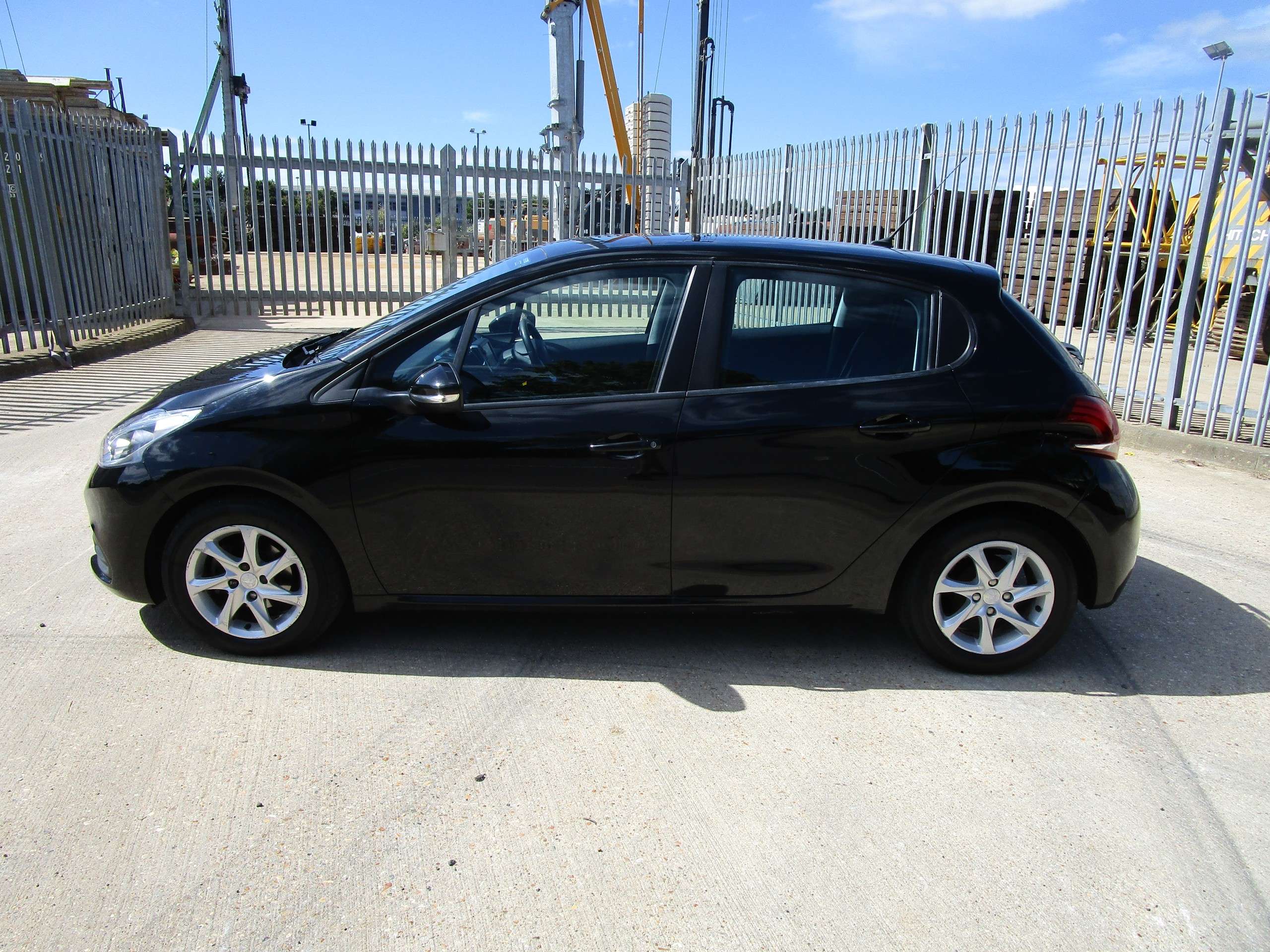2015 PEUGEOT 208 2015 PEUGEOT 208