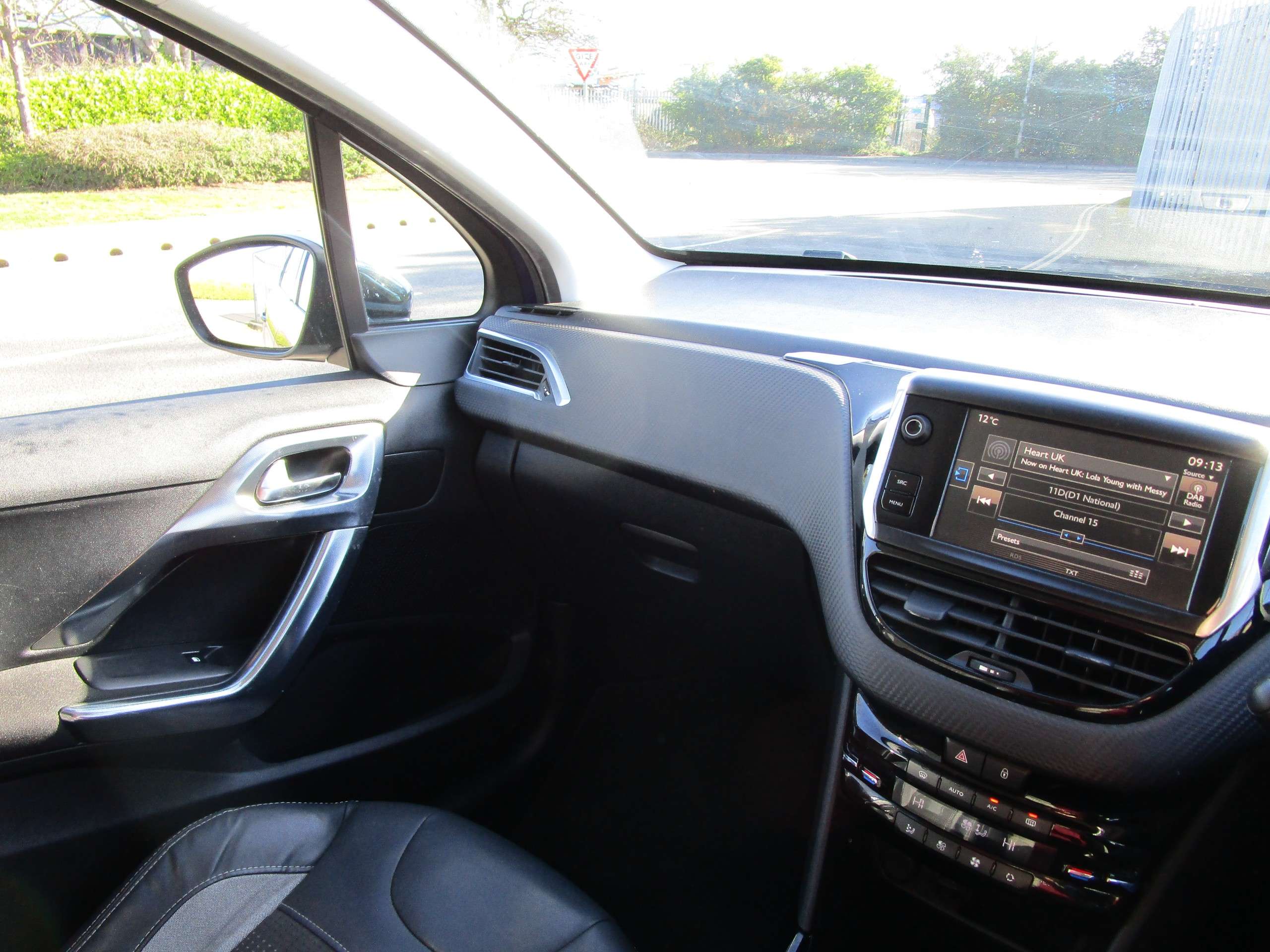 2015 PEUGEOT 2008 2015 PEUGEOT 2008