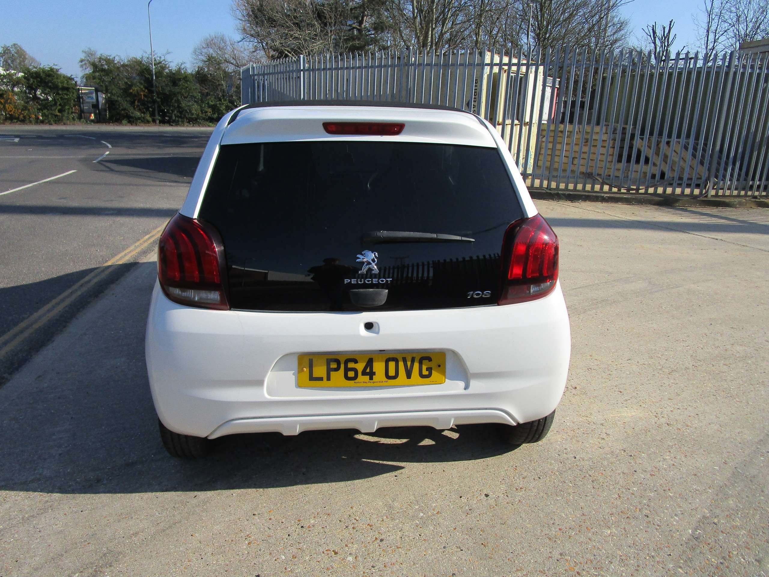2015 PEUGEOT 108 2015 PEUGEOT 108