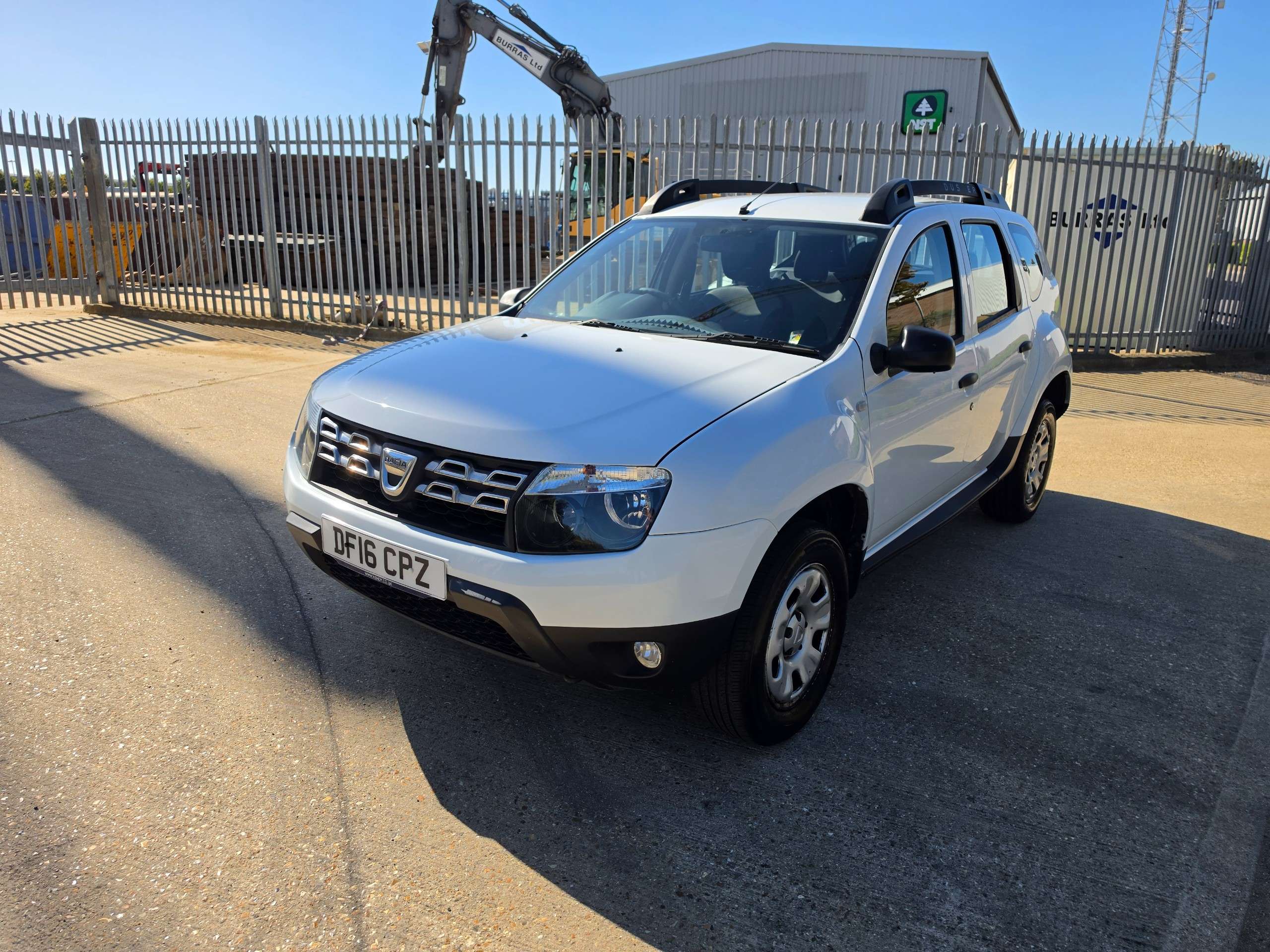 A 2016 DACIA DUSTER 1.6 Ambiance SUV 5dr Petrol Manual Euro 6 (s/s) (115 ps) A 2016 DACIA DUSTER 1.6 Ambiance SUV 5dr Petrol Manual Euro 6 (s/s) (115 ps)
