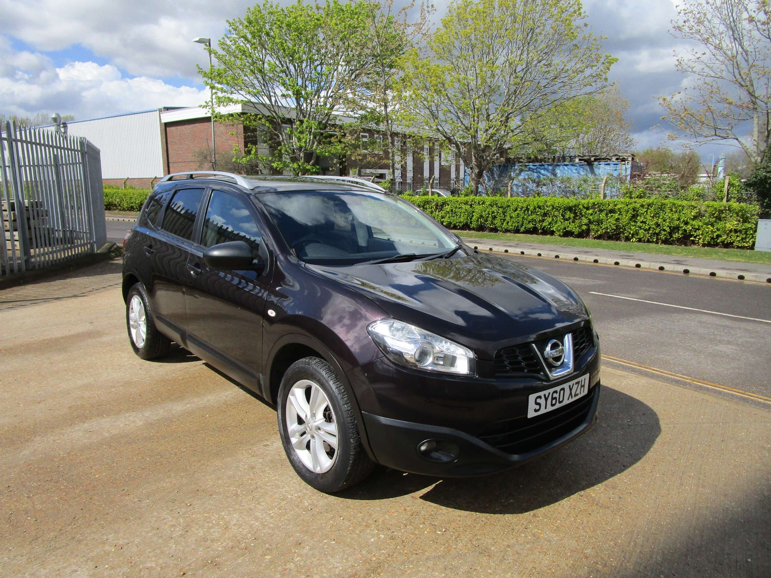 A 2011 NISSAN QASHQAI+2 1.5 dCi Acenta SUV 5dr Diesel Manual 2WD Euro 5 (110 ps) A 2011 NISSAN QASHQAI+2 1.5 dCi Acenta SUV 5dr Diesel Manual 2WD Euro 5 (110 ps)