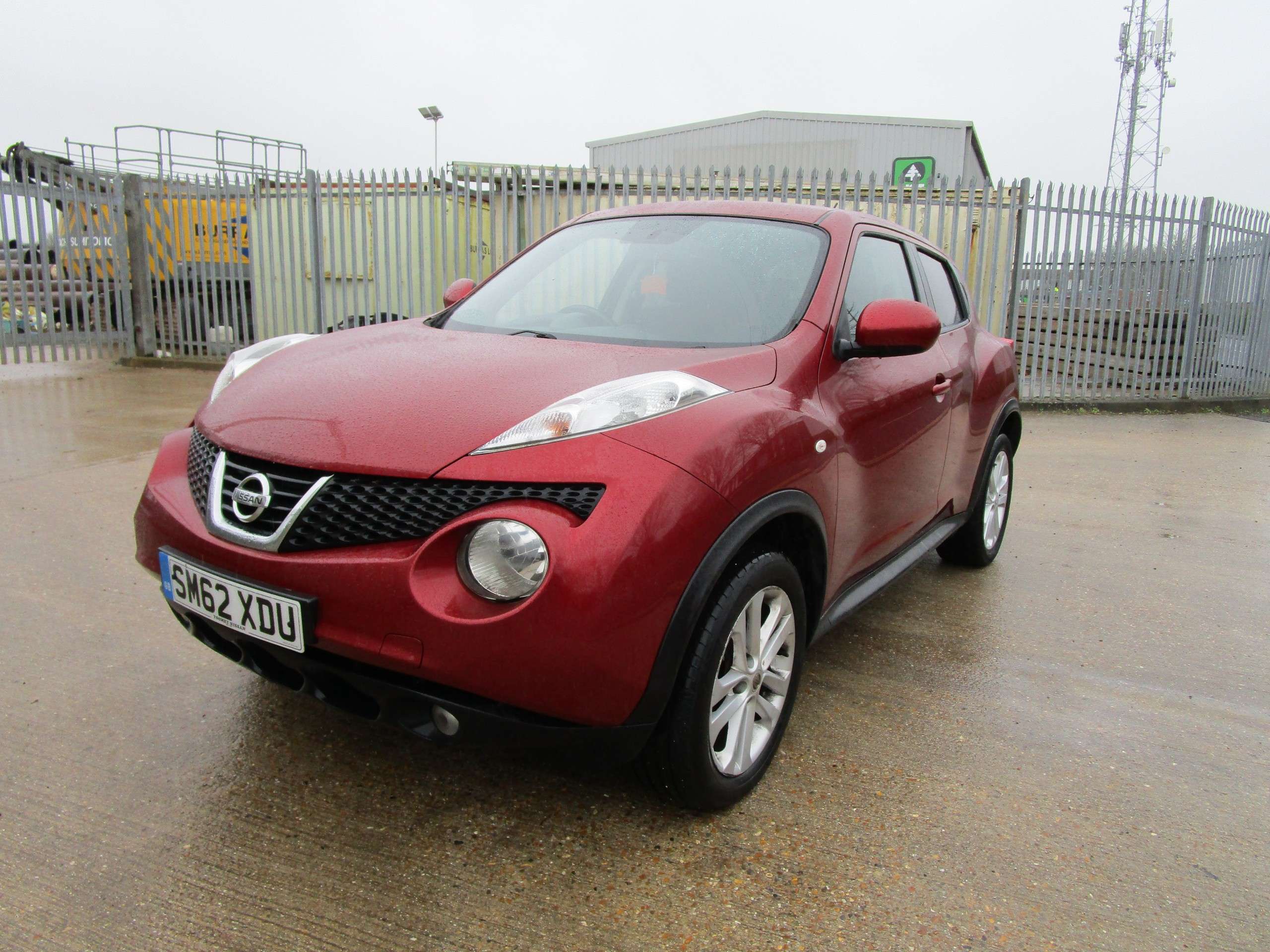 A 2013 NISSAN JUKE 1.6 Acenta Premium SUV 5dr Petrol Manual Euro 5 (s/s) (117 ps) A 2013 NISSAN JUKE 1.6 Acenta Premium SUV 5dr Petrol Manual Euro 5 (s/s) (117 ps)