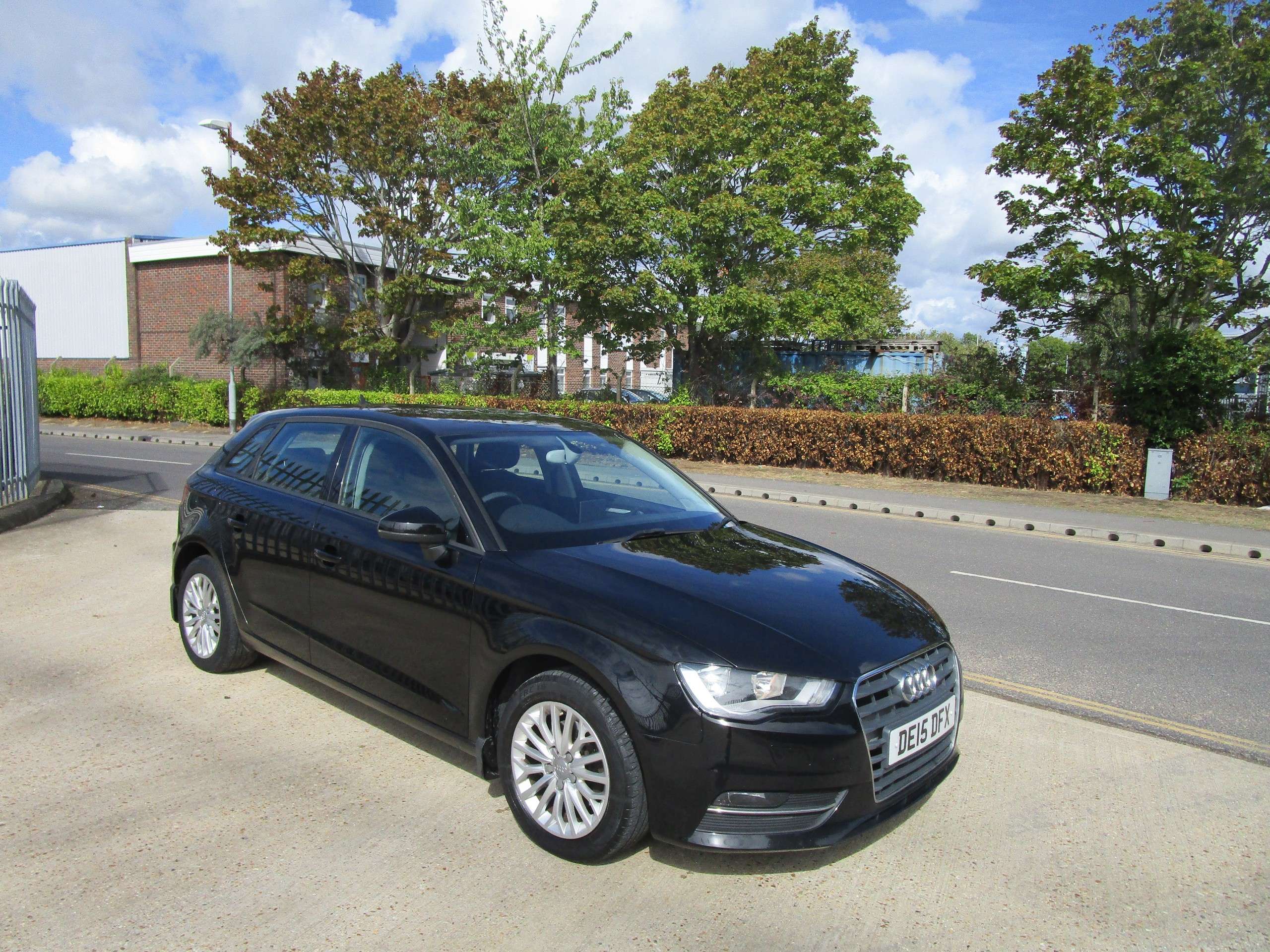 A 2015 AUDI A3 1.6 TDI SE Technik Sportback 5dr Diesel Manual Euro 6 (s/s) (110 ps) A 2015 AUDI A3 1.6 TDI SE Technik Sportback 5dr Diesel Manual Euro 6 (s/s) (110 ps)