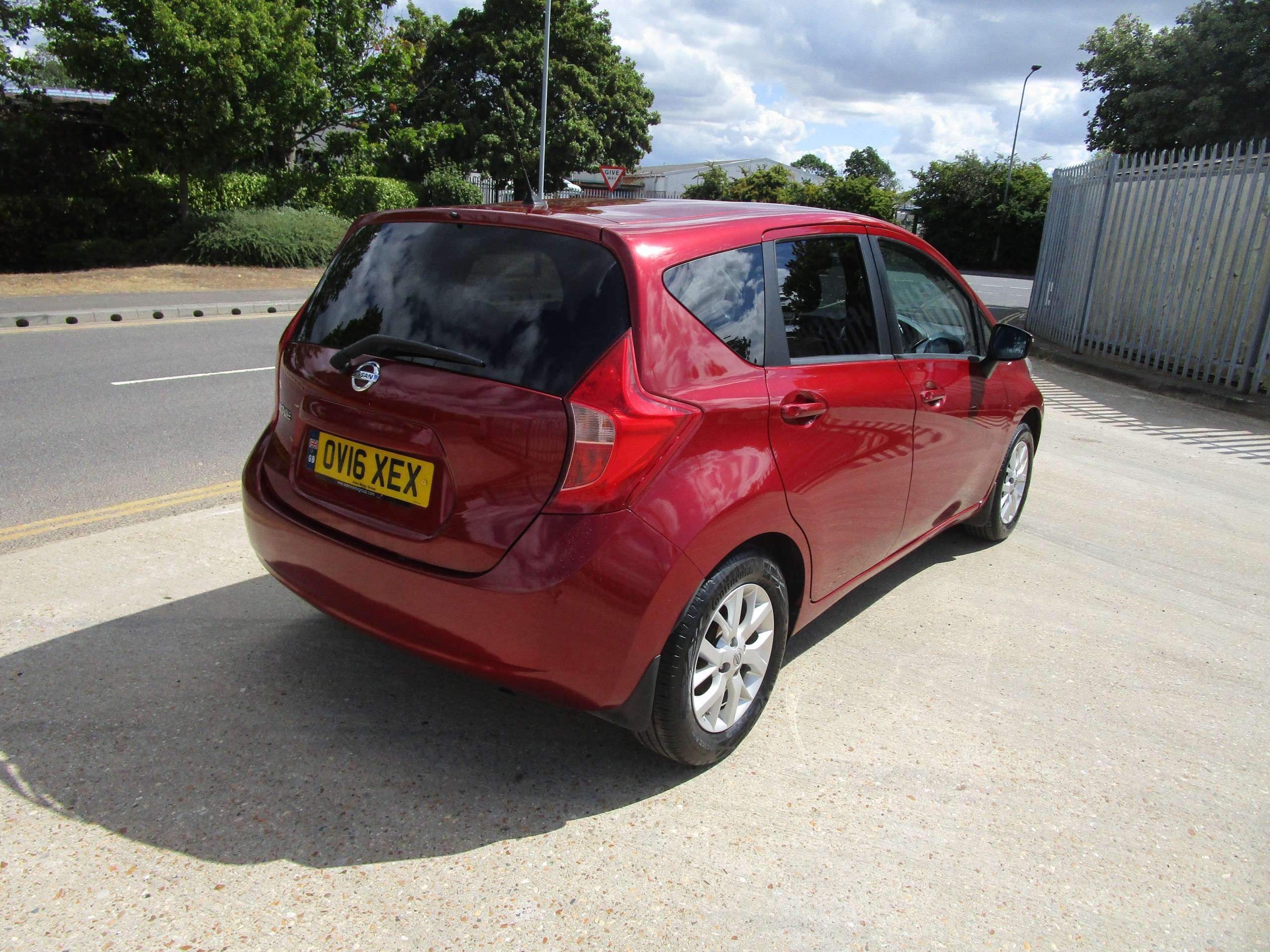 A 2016 NISSAN NOTE 1.2 Acenta Premium Hatchback 5dr Petrol Manual Euro 6 (s/s) (80 ps) A 2016 NISSAN NOTE 1.2 Acenta Premium Hatchback 5dr Petrol Manual Euro 6 (s/s) (80 ps)