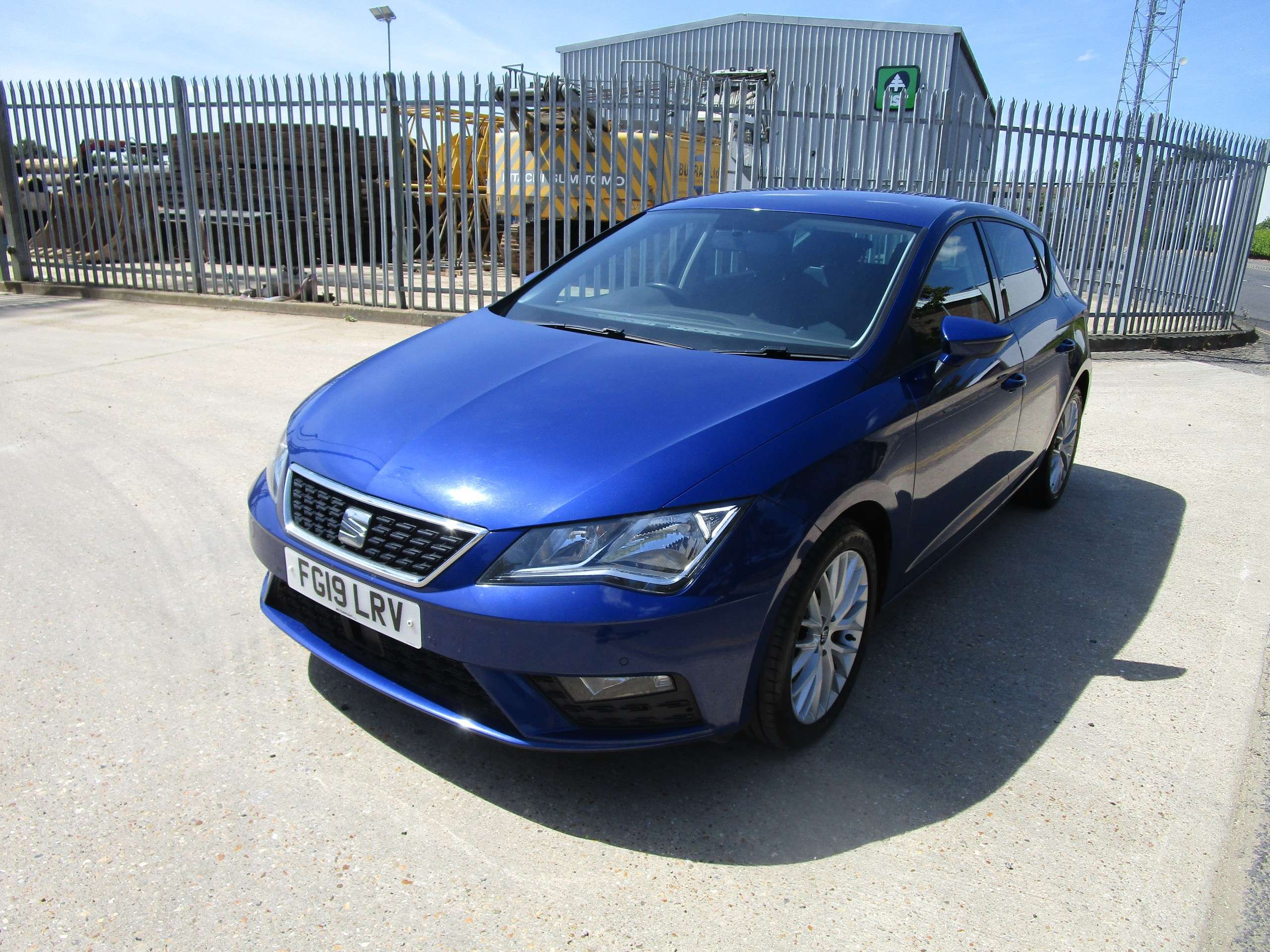 A 2019 SEAT LEON 1.6 TDI SE Dynamic Hatchback 5dr Diesel Manual Euro 6 (s/s) (115 ps) A 2019 SEAT LEON 1.6 TDI SE Dynamic Hatchback 5dr Diesel Manual Euro 6 (s/s) (115 ps)