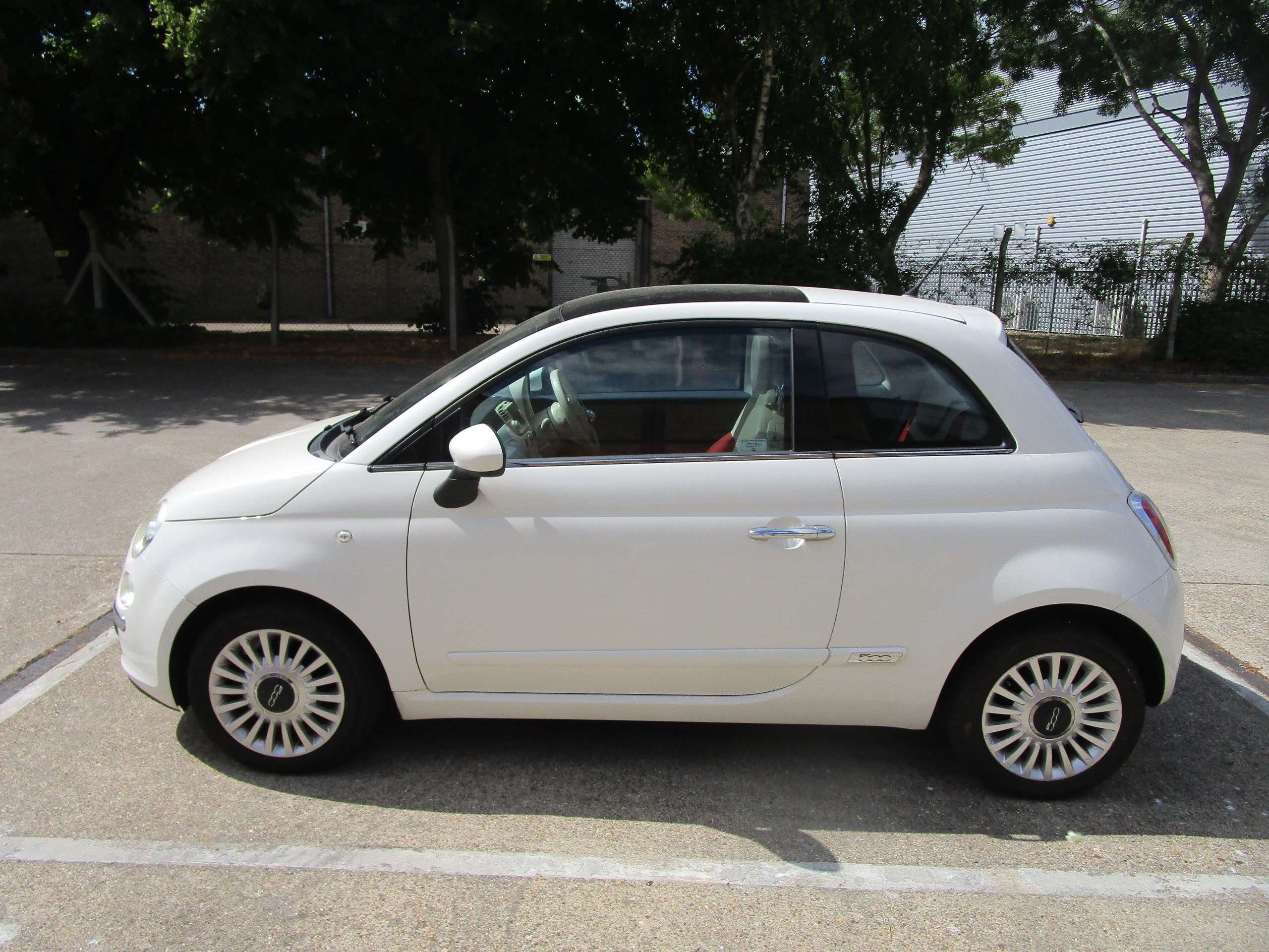 2011 FIAT 500 2011 FIAT 500