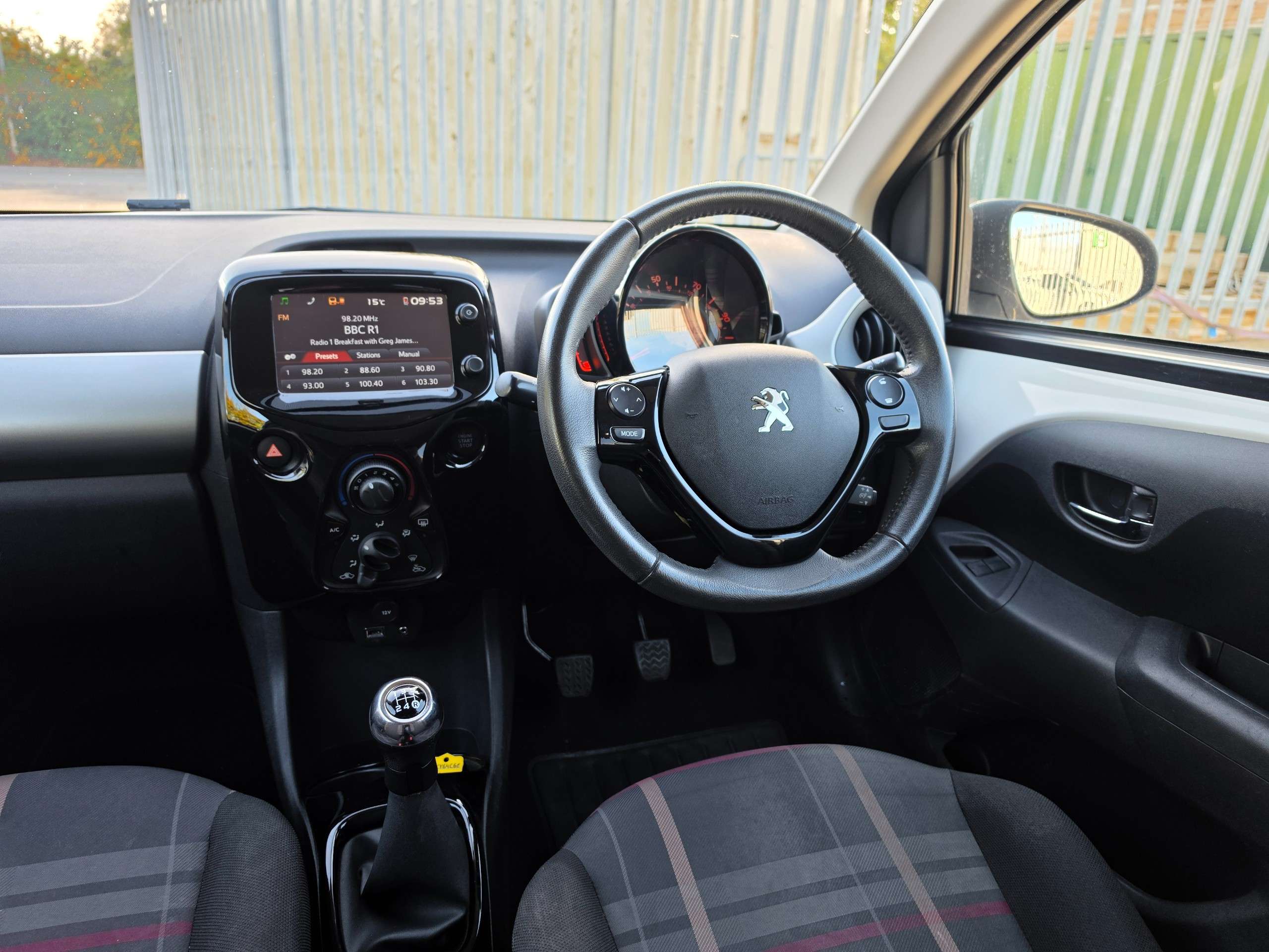 2015 PEUGEOT 108 2015 PEUGEOT 108