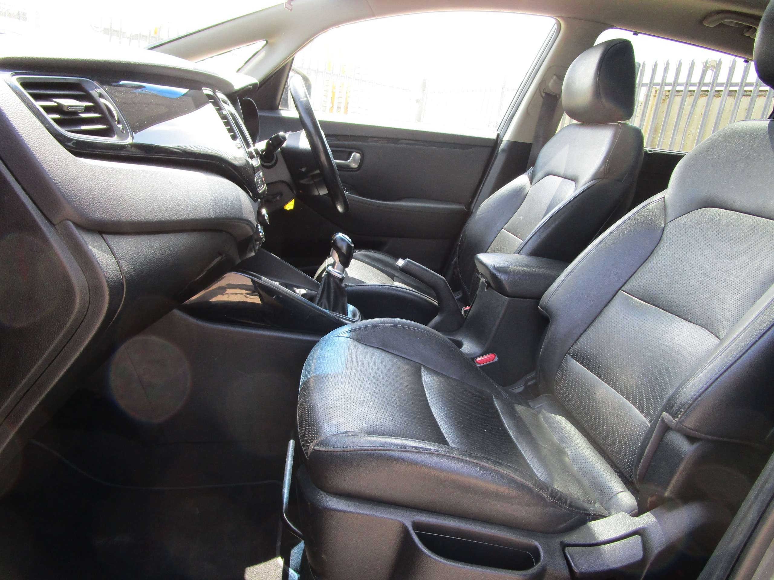 2014 KIA CARENS 2014 KIA CARENS