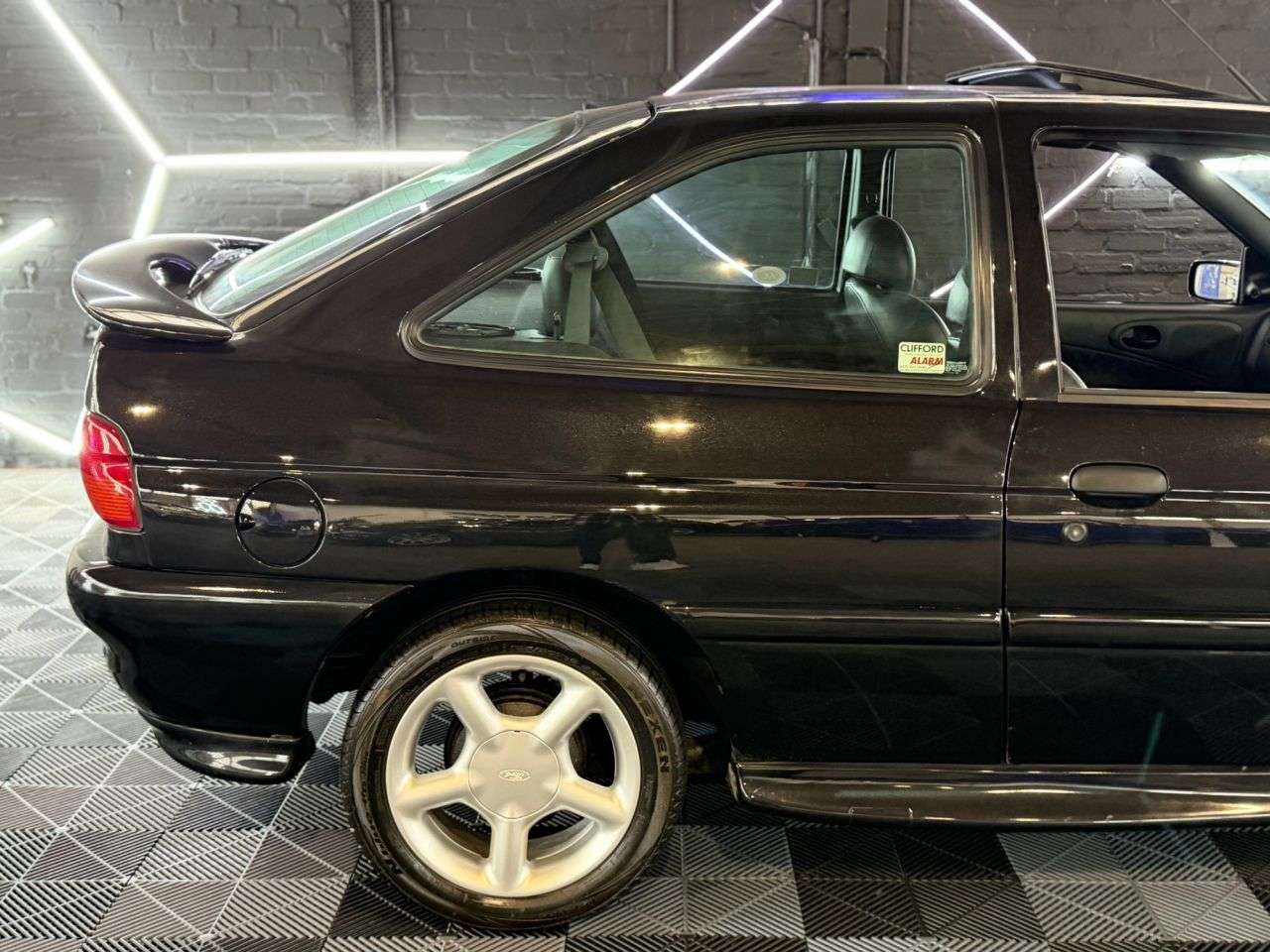 A 1998 FORD ESCORT 1.8 GTI 16V 3d 114 BHP LONDON BASED ALL ITS LIFE - A1 CAR A 1998 FORD ESCORT 1.8 GTI 16V 3d 114 BHP LONDON BASED ALL ITS LIFE - A1 CAR