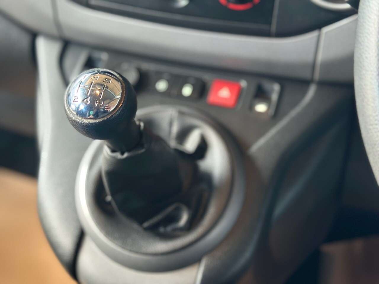 2017 PEUGEOT PARTNER TEPEE 2017 PEUGEOT PARTNER TEPEE