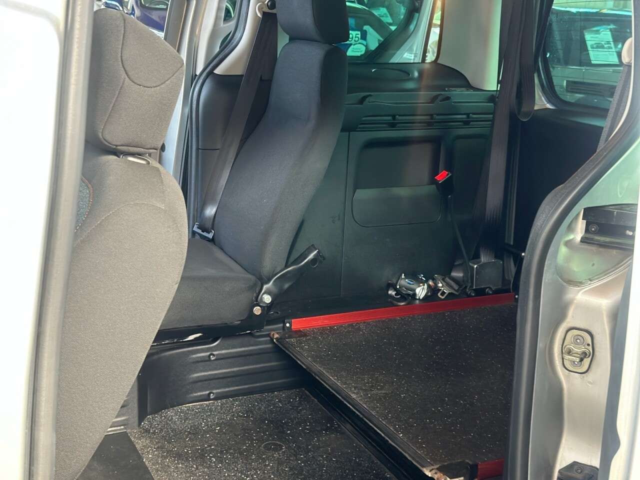 2017 PEUGEOT PARTNER TEPEE 2017 PEUGEOT PARTNER TEPEE