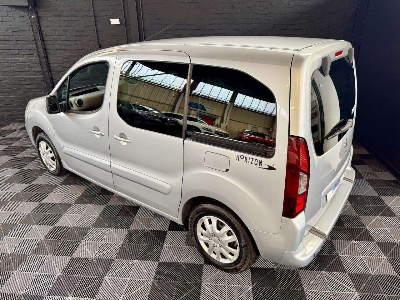 2017 PEUGEOT PARTNER TEPEE 2017 PEUGEOT PARTNER TEPEE