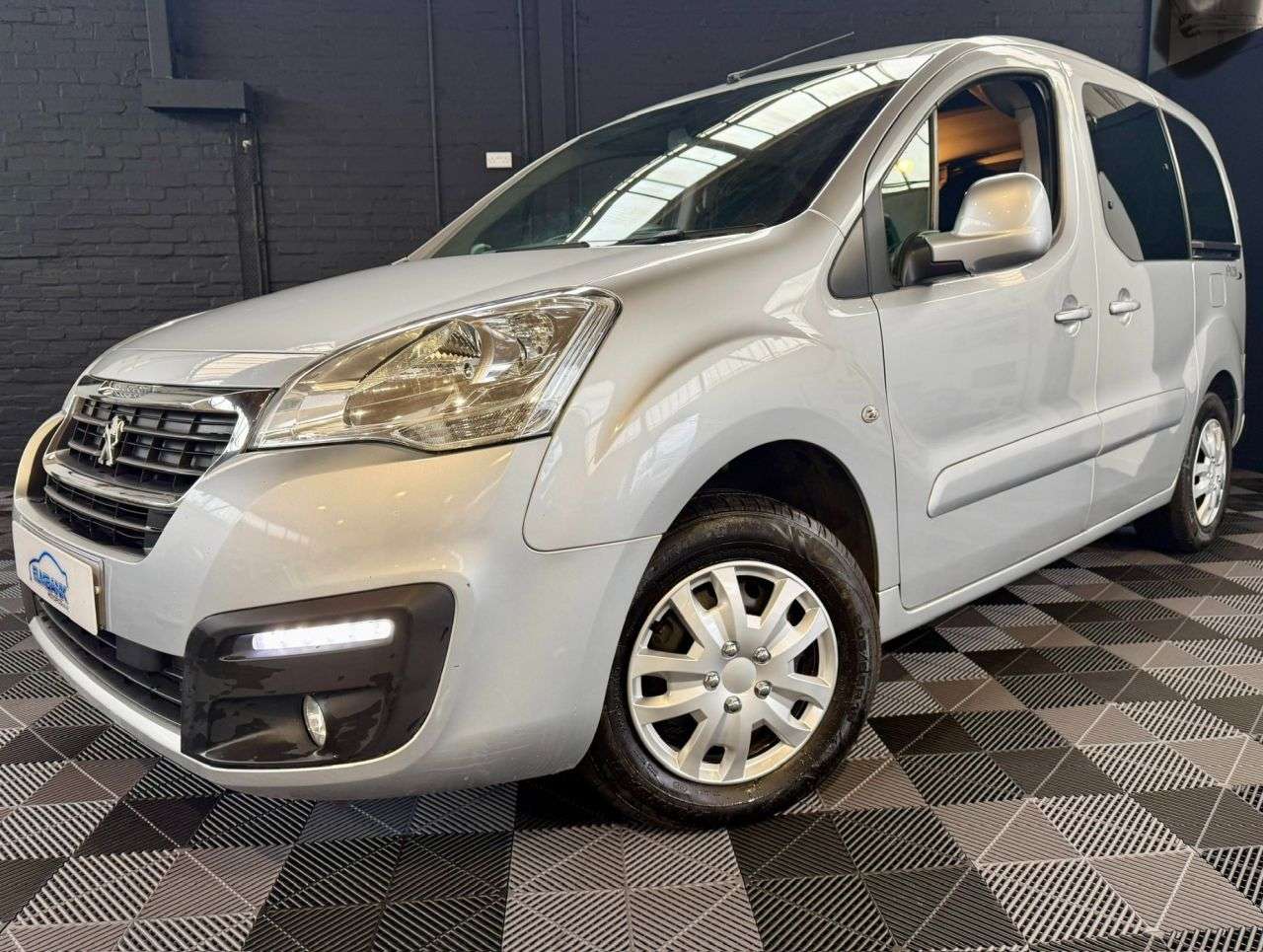 A 2017 PEUGEOT PARTNER TEPEE 1.6 BlueHDi Allure MPV 5dr Diesel Manual Euro 6 (s/s) (100 ps) MANUAL - DIE A 2017 PEUGEOT PARTNER TEPEE 1.6 BlueHDi Allure MPV 5dr Diesel Manual Euro 6 (s/s) (100 ps) MANUAL - DIE