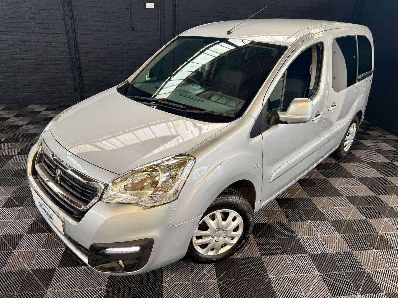 2017 PEUGEOT PARTNER TEPEE 2017 PEUGEOT PARTNER TEPEE