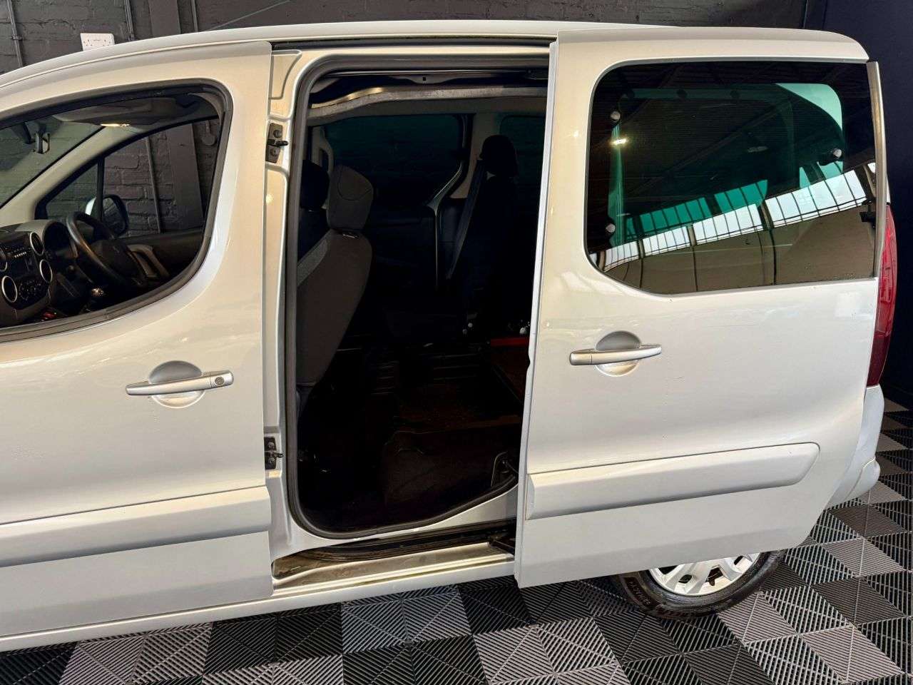 2017 PEUGEOT PARTNER TEPEE 2017 PEUGEOT PARTNER TEPEE