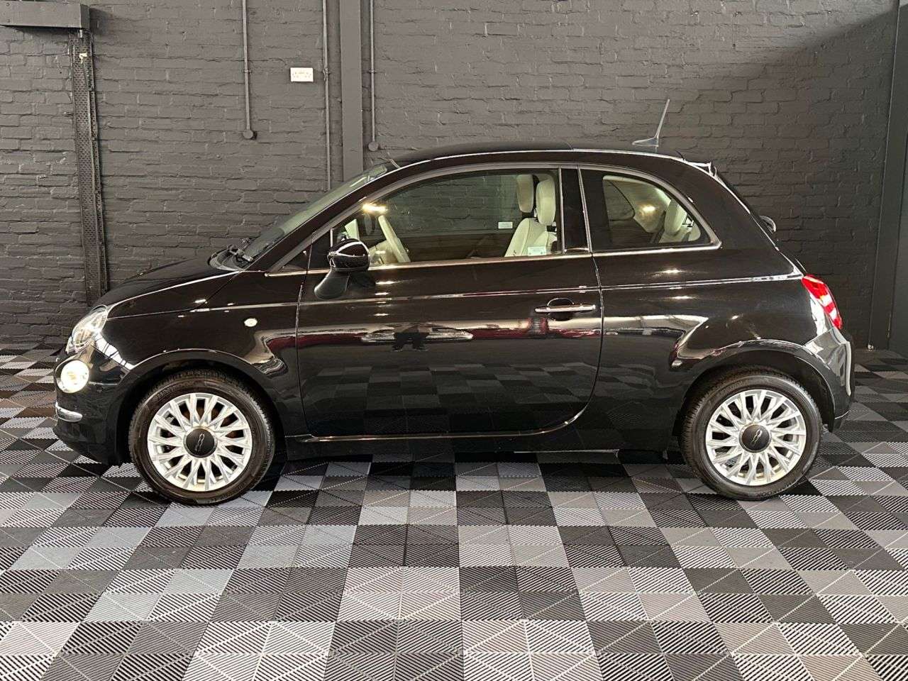 2019 FIAT 500 2019 FIAT 500