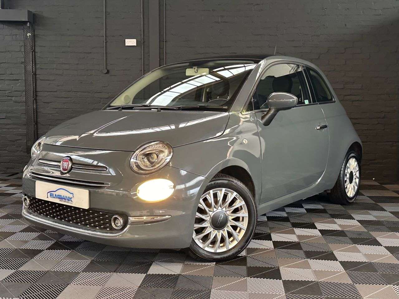 A 2019 FIAT 500 1.2 Lounge Hatchback 3dr Petrol Manual Euro 6 (s/s) (69 bhp) VERY LOW MILES A 2019 FIAT 500 1.2 Lounge Hatchback 3dr Petrol Manual Euro 6 (s/s) (69 bhp) VERY LOW MILES