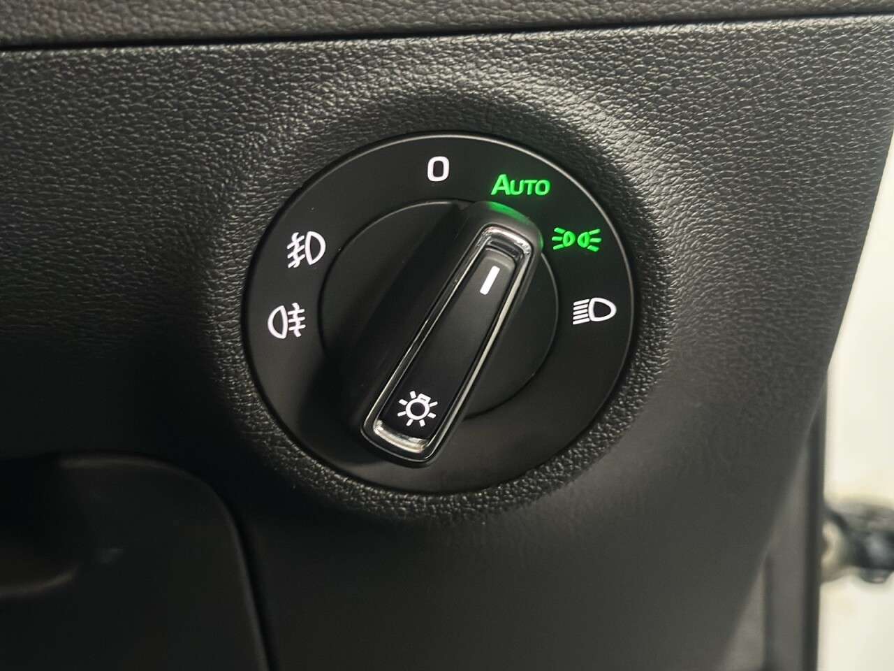 2018 SKODA KAROQ 2018 SKODA KAROQ