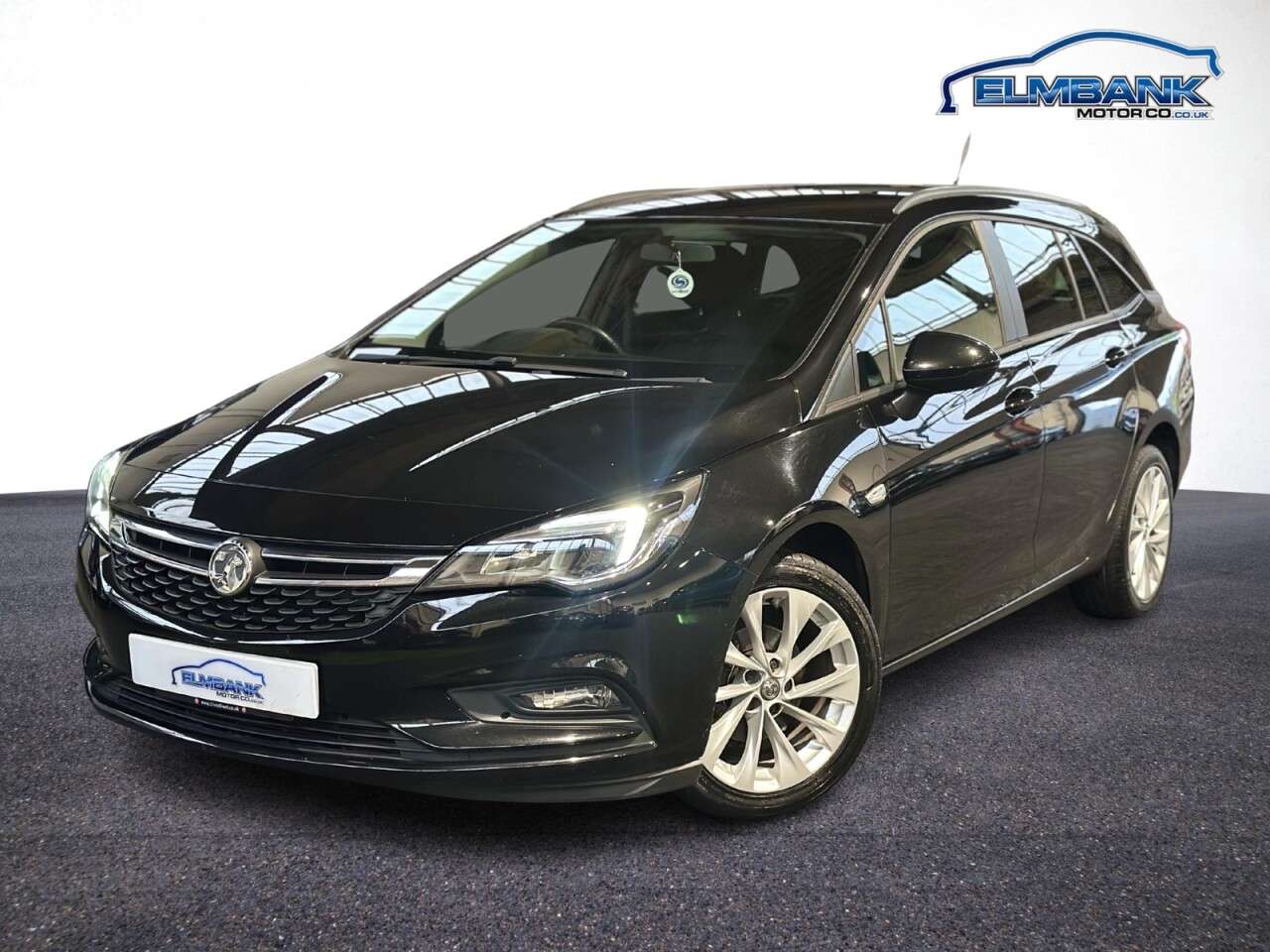 A 2018 VAUXHALL ASTRA 1.4i Turbo Tech Line Nav Sports Tourer 5dr Petrol Manual Euro 6 (125 ps) GR A 2018 VAUXHALL ASTRA 1.4i Turbo Tech Line Nav Sports Tourer 5dr Petrol Manual Euro 6 (125 ps) GR