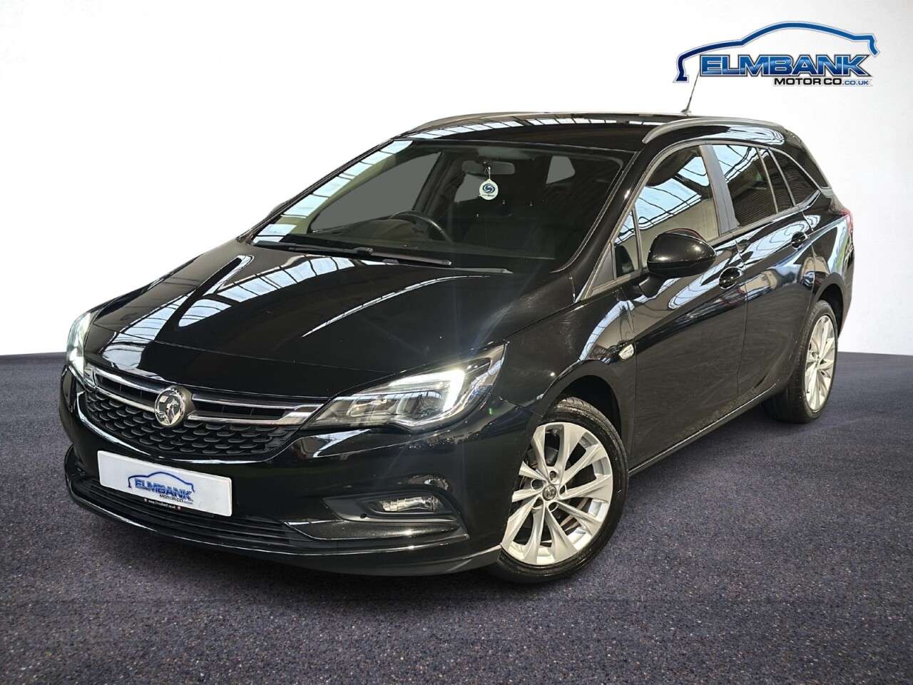 A 2018 VAUXHALL ASTRA 1.4i Turbo Tech Line Nav Sports Tourer 5dr Petrol Manual Euro 6 (125 ps) GR A 2018 VAUXHALL ASTRA 1.4i Turbo Tech Line Nav Sports Tourer 5dr Petrol Manual Euro 6 (125 ps) GR