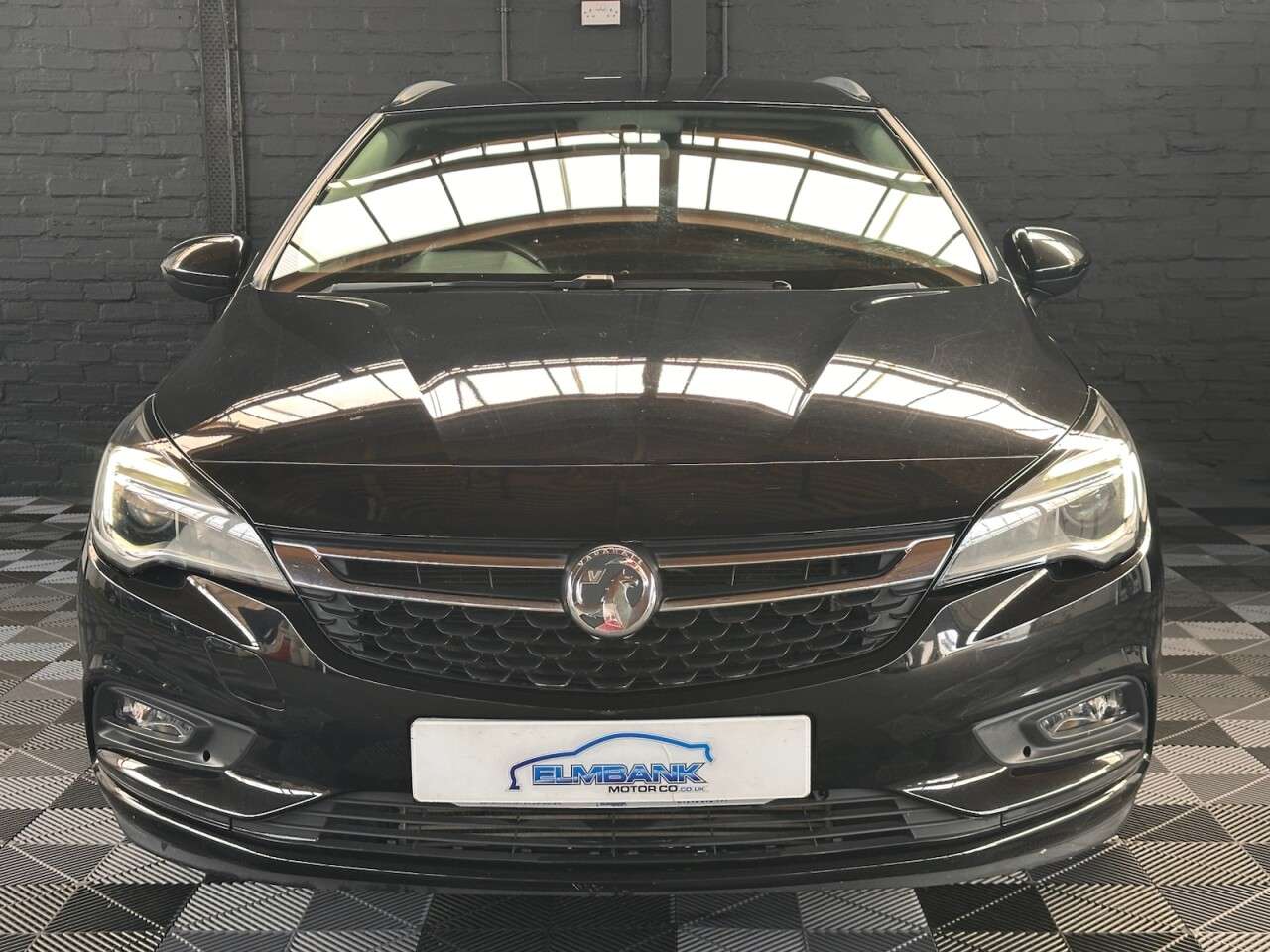 A 2018 VAUXHALL ASTRA 1.4i Turbo Tech Line Nav Sports Tourer 5dr Petrol Manual Euro 6 (125 ps) GR A 2018 VAUXHALL ASTRA 1.4i Turbo Tech Line Nav Sports Tourer 5dr Petrol Manual Euro 6 (125 ps) GR