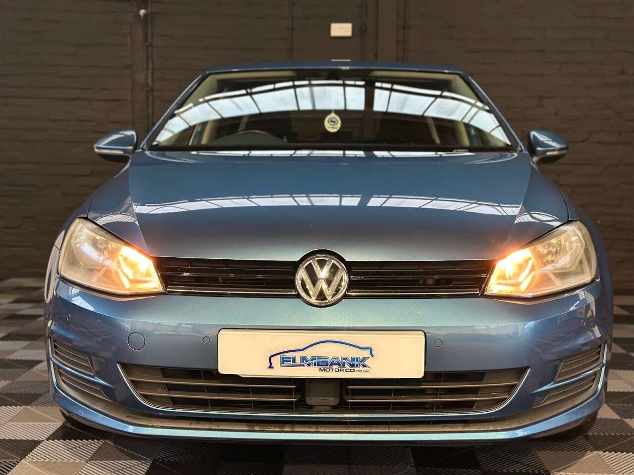 A 2014 VOLKSWAGEN GOLF 1.6 TDI BlueMotion Tech SE Hatchback 5dr Diesel Manual Euro 5 (s/s) (105 ps A 2014 VOLKSWAGEN GOLF 1.6 TDI BlueMotion Tech SE Hatchback 5dr Diesel Manual Euro 5 (s/s) (105 ps