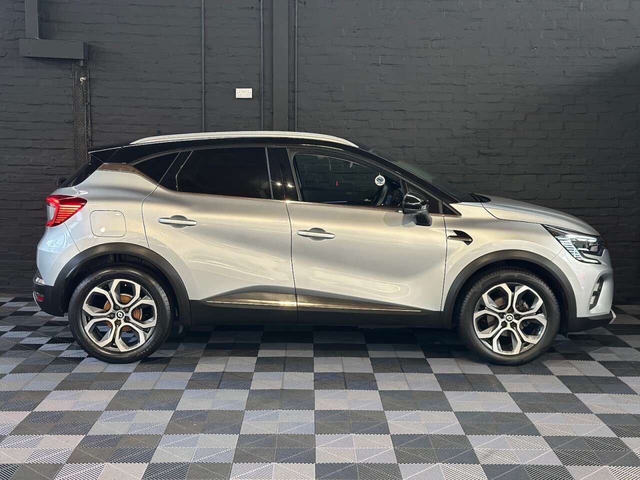 A 2021 RENAULT CAPTUR 1.0 TCe S Edition SUV 5dr Petrol Manual Euro 6 (s/s) (90 ps) GREAT SPEC - M A 2021 RENAULT CAPTUR 1.0 TCe S Edition SUV 5dr Petrol Manual Euro 6 (s/s) (90 ps) GREAT SPEC - M