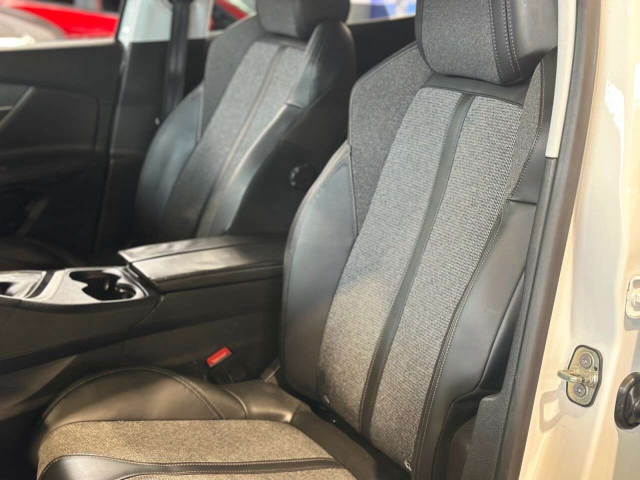 null PEUGEOT 3008 null PEUGEOT 3008