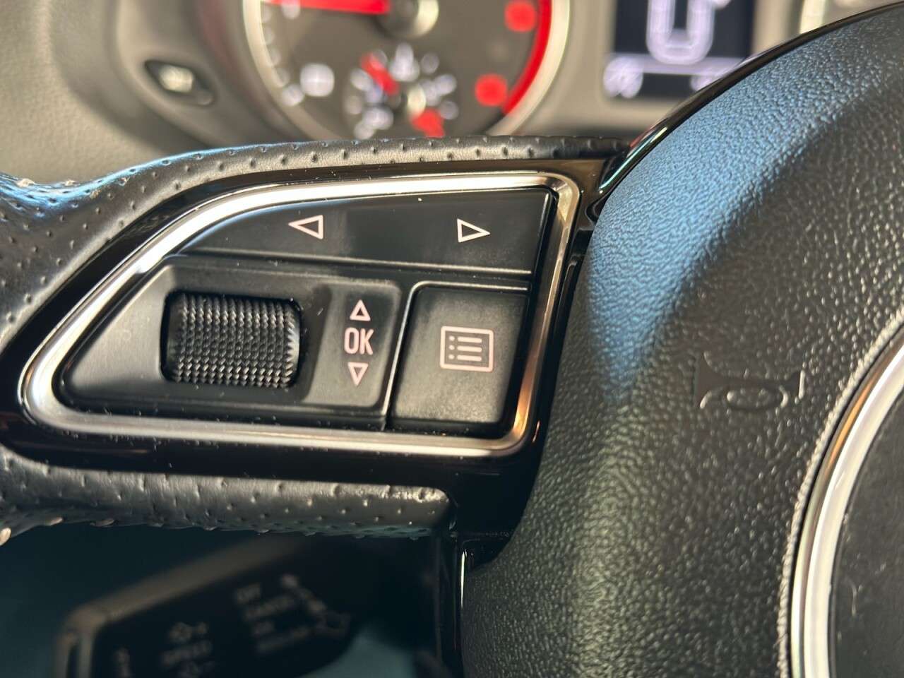 2015 AUDI Q3 2015 AUDI Q3