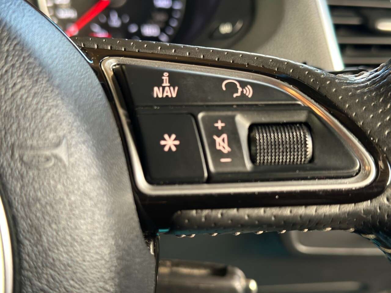 2015 AUDI Q3 2015 AUDI Q3