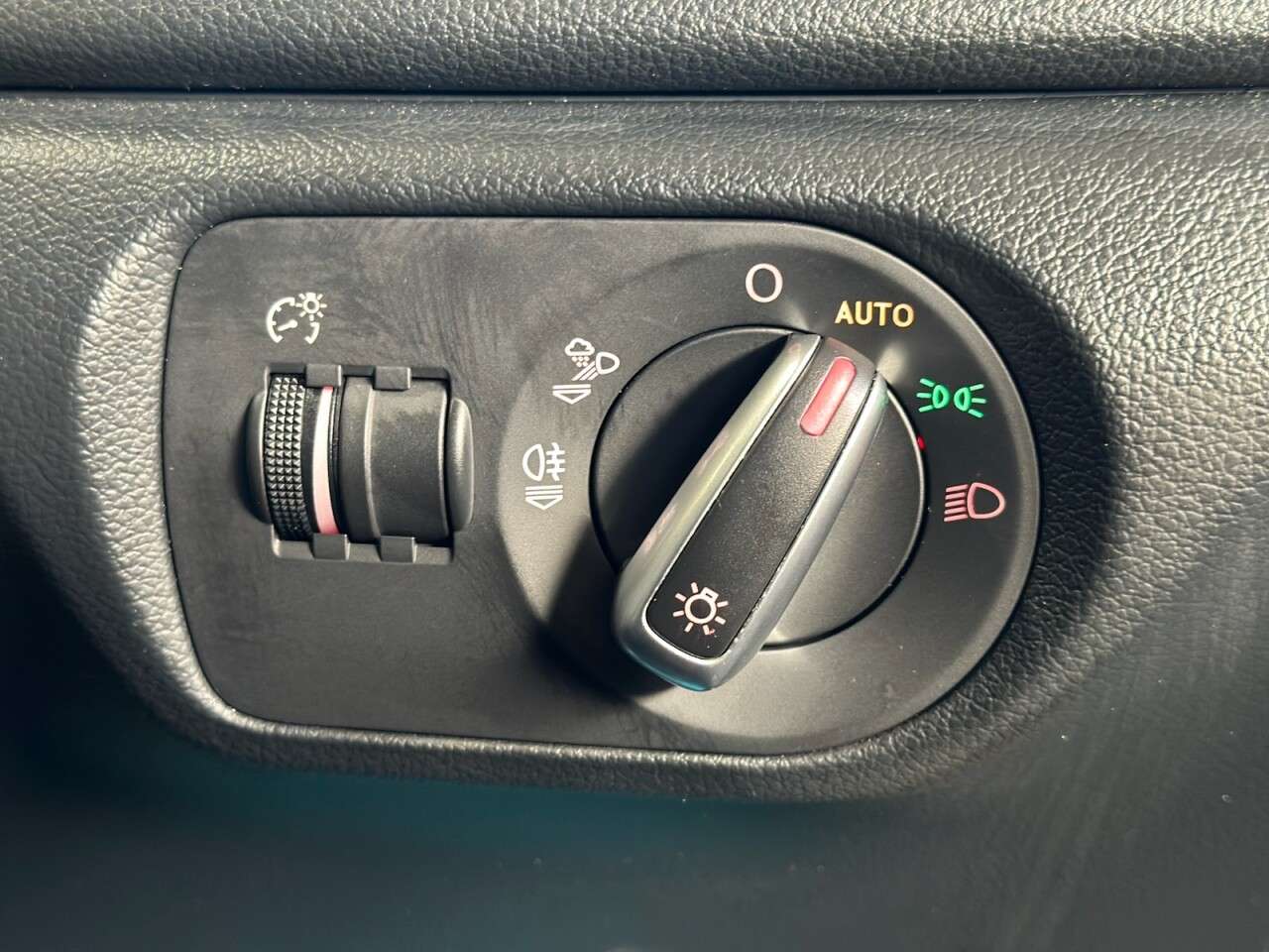 2015 AUDI Q3 2015 AUDI Q3