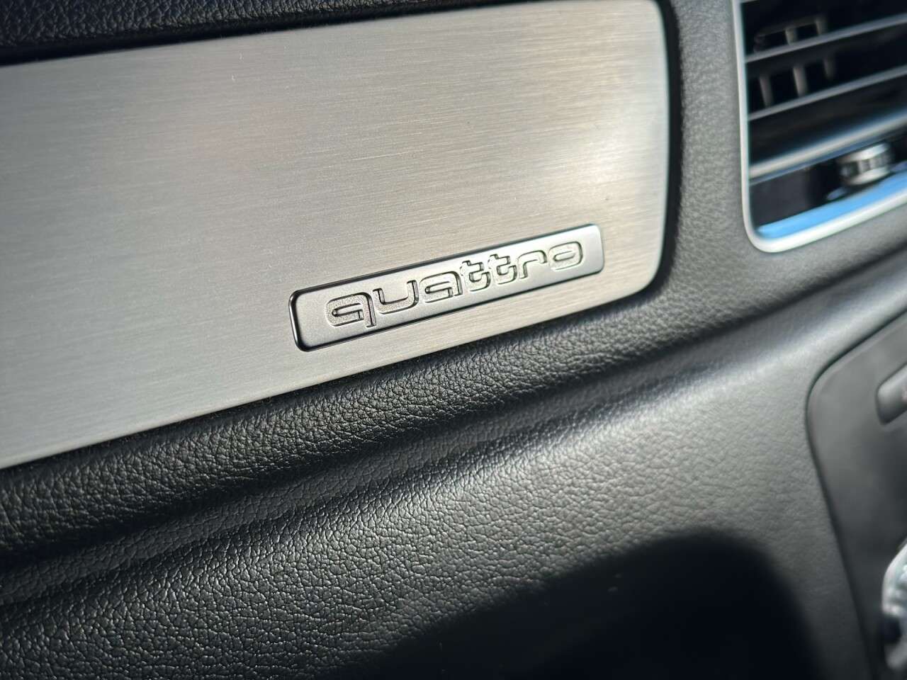 2015 AUDI Q3 2015 AUDI Q3