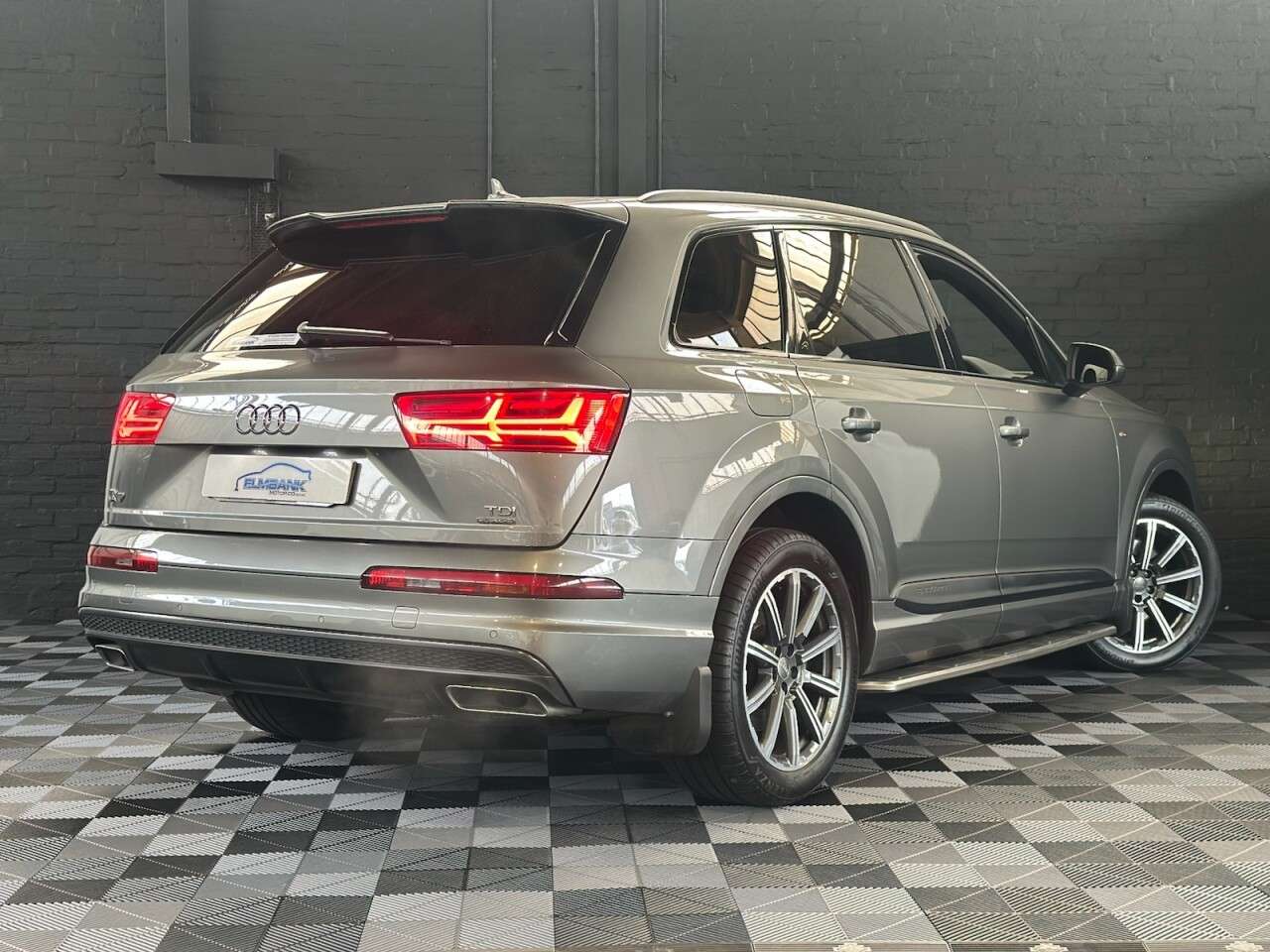 0 AUDI Q7 0 AUDI Q7