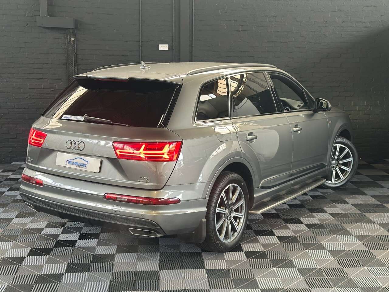 0 AUDI Q7 0 AUDI Q7