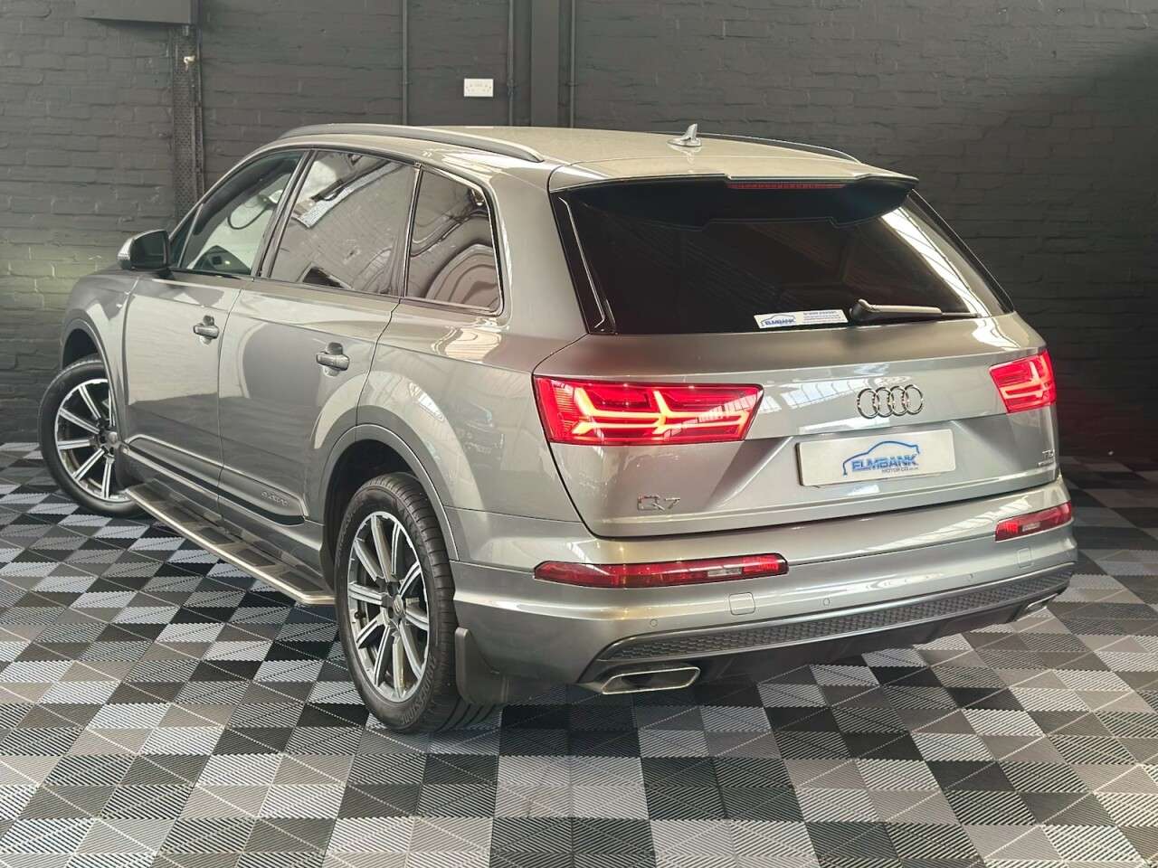 0 AUDI Q7 0 AUDI Q7