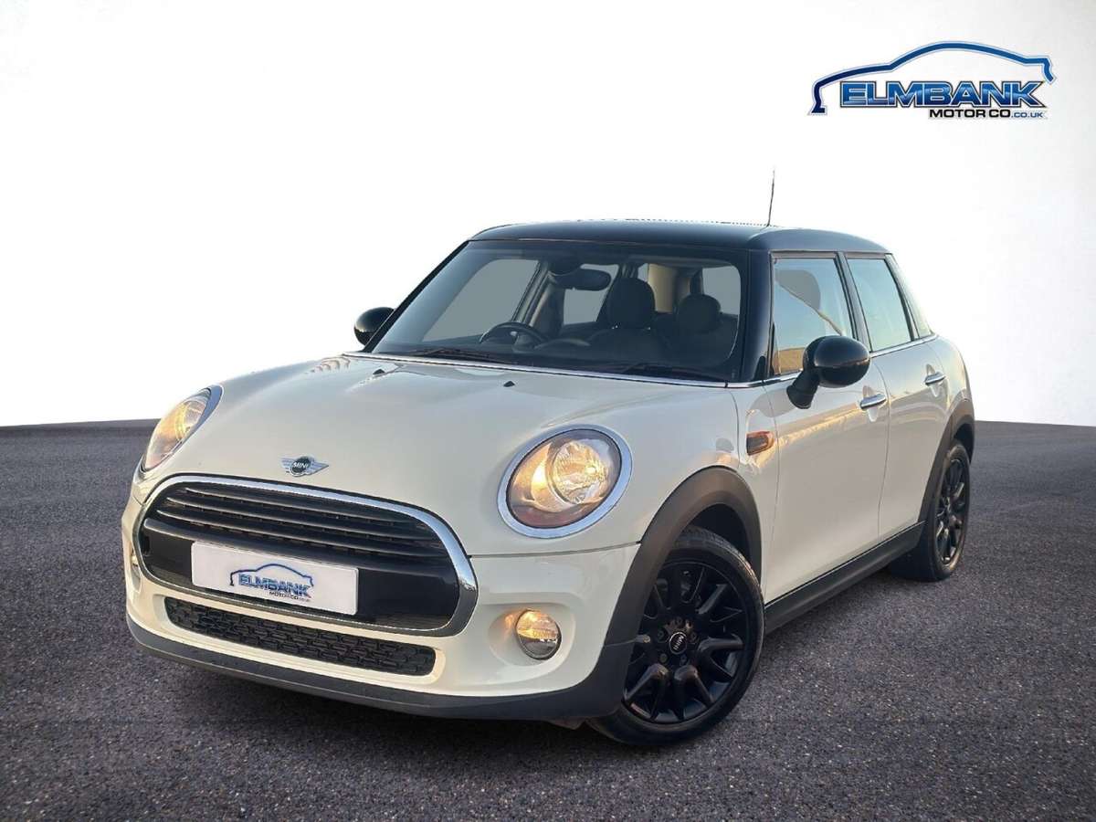 Check out this Mini Hatch 2017 Petrol Manual